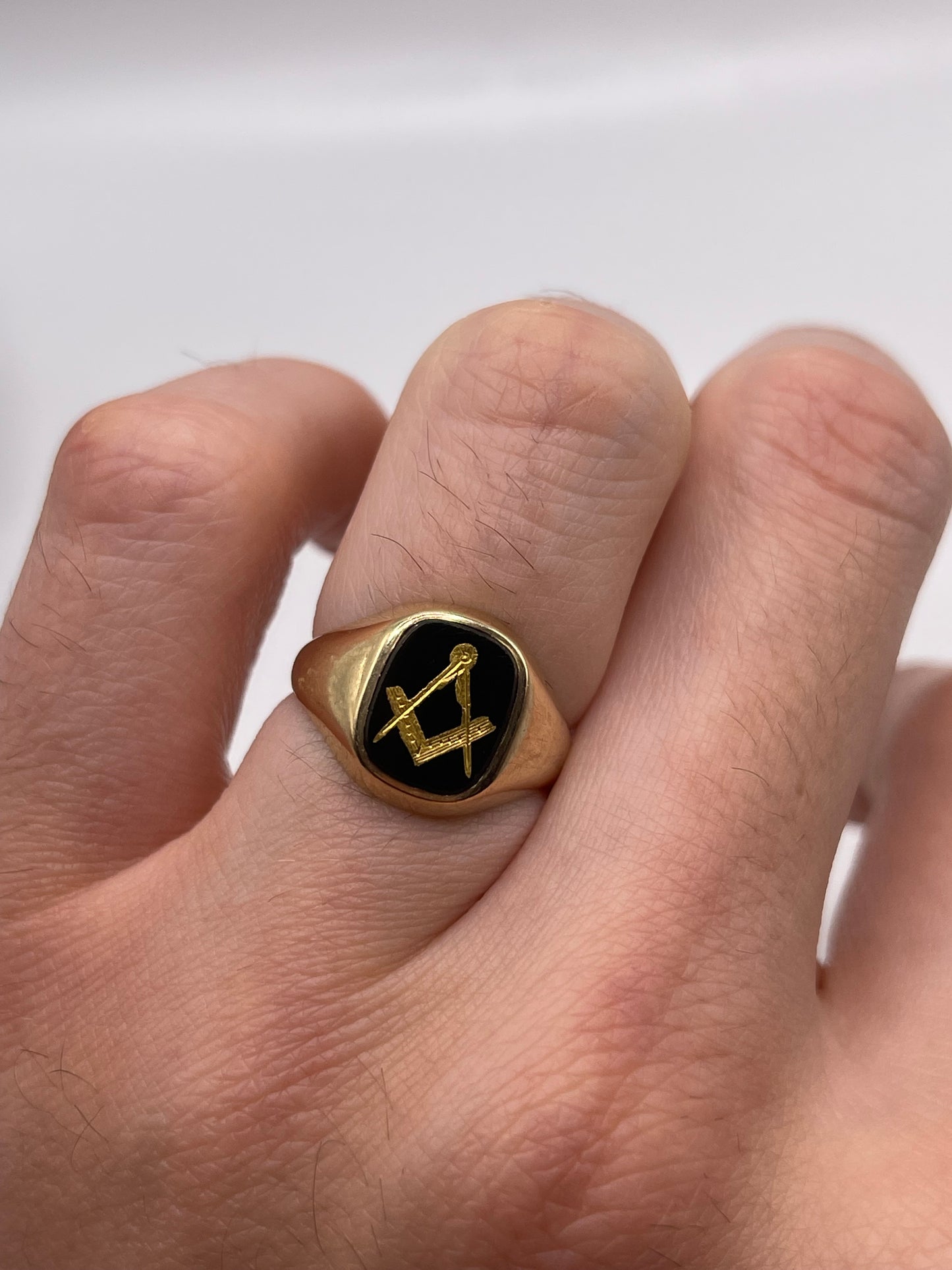 9ct gold onyx Masonic signet ring