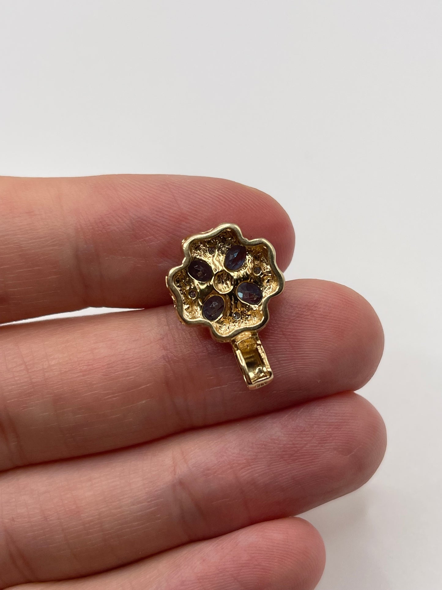 9ct gold topaz and diamond pendant