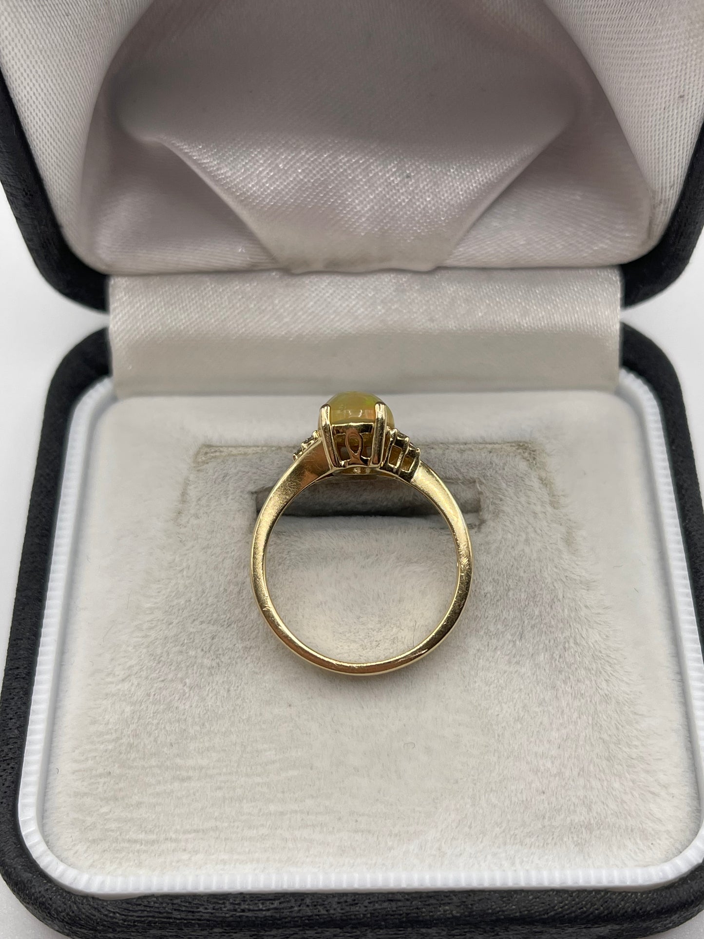 14ct gold opal and diamond ring