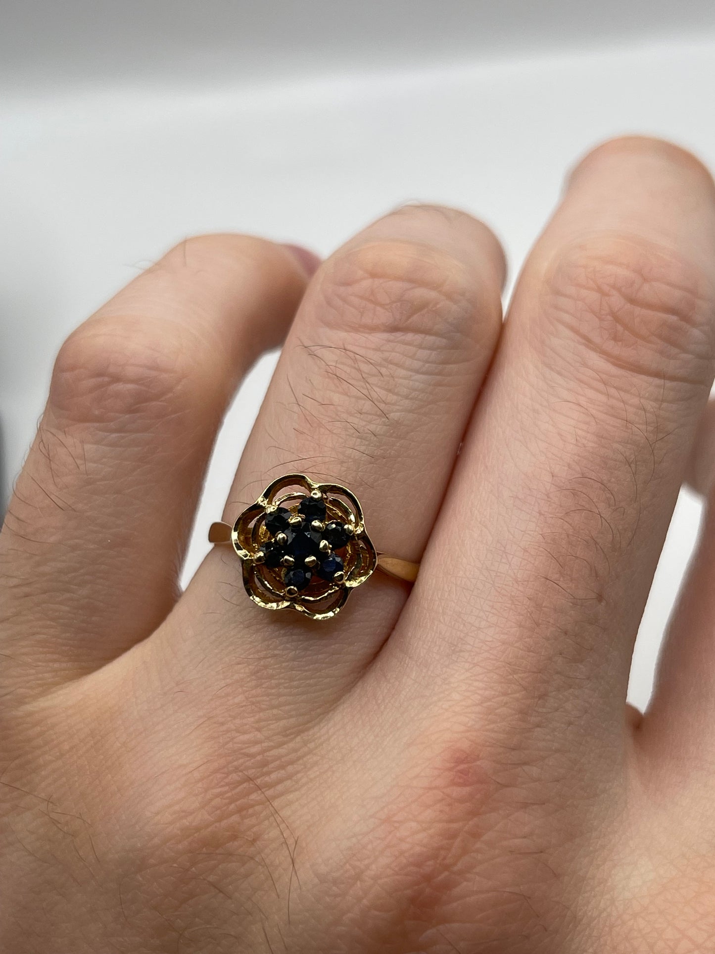 9ct gold sapphire cluster ring