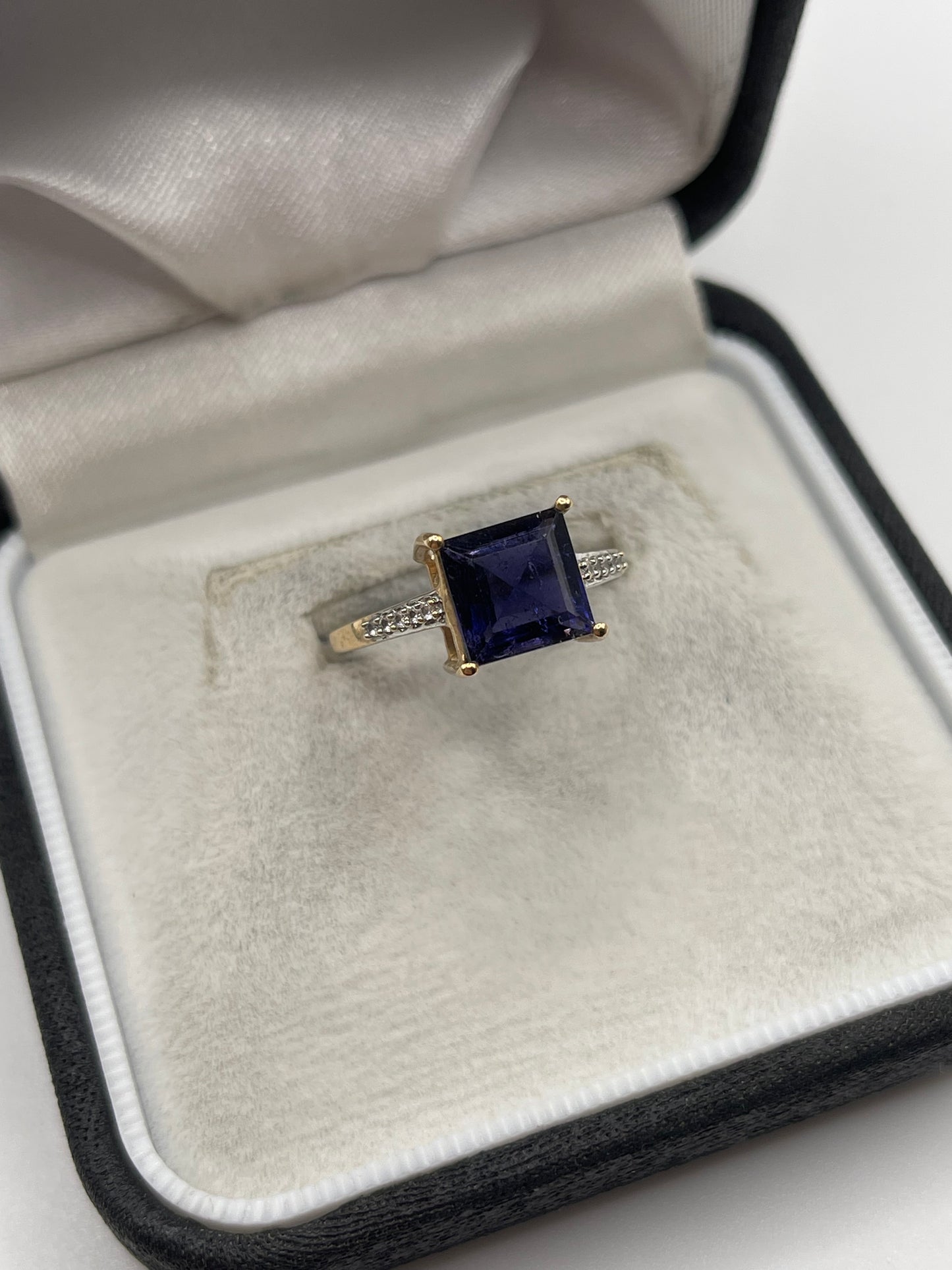 9ct gold iolite and zircon ring