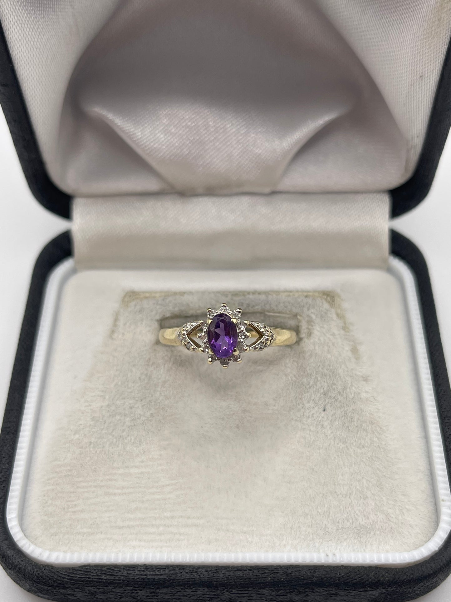 9ct gold amethyst and diamond ring