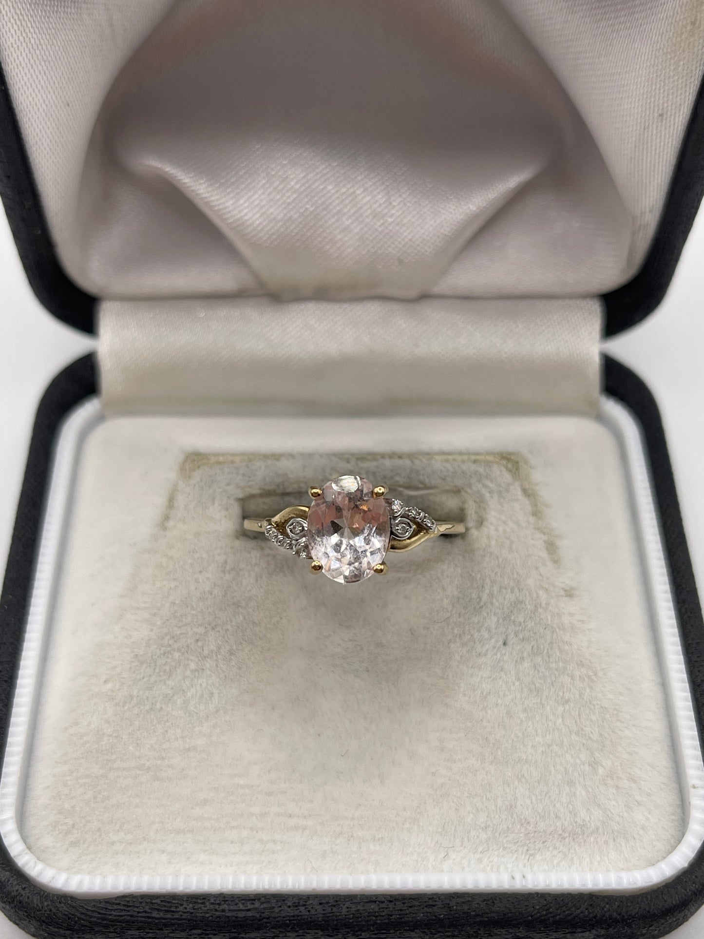 9ct gold morganite and diamond ring