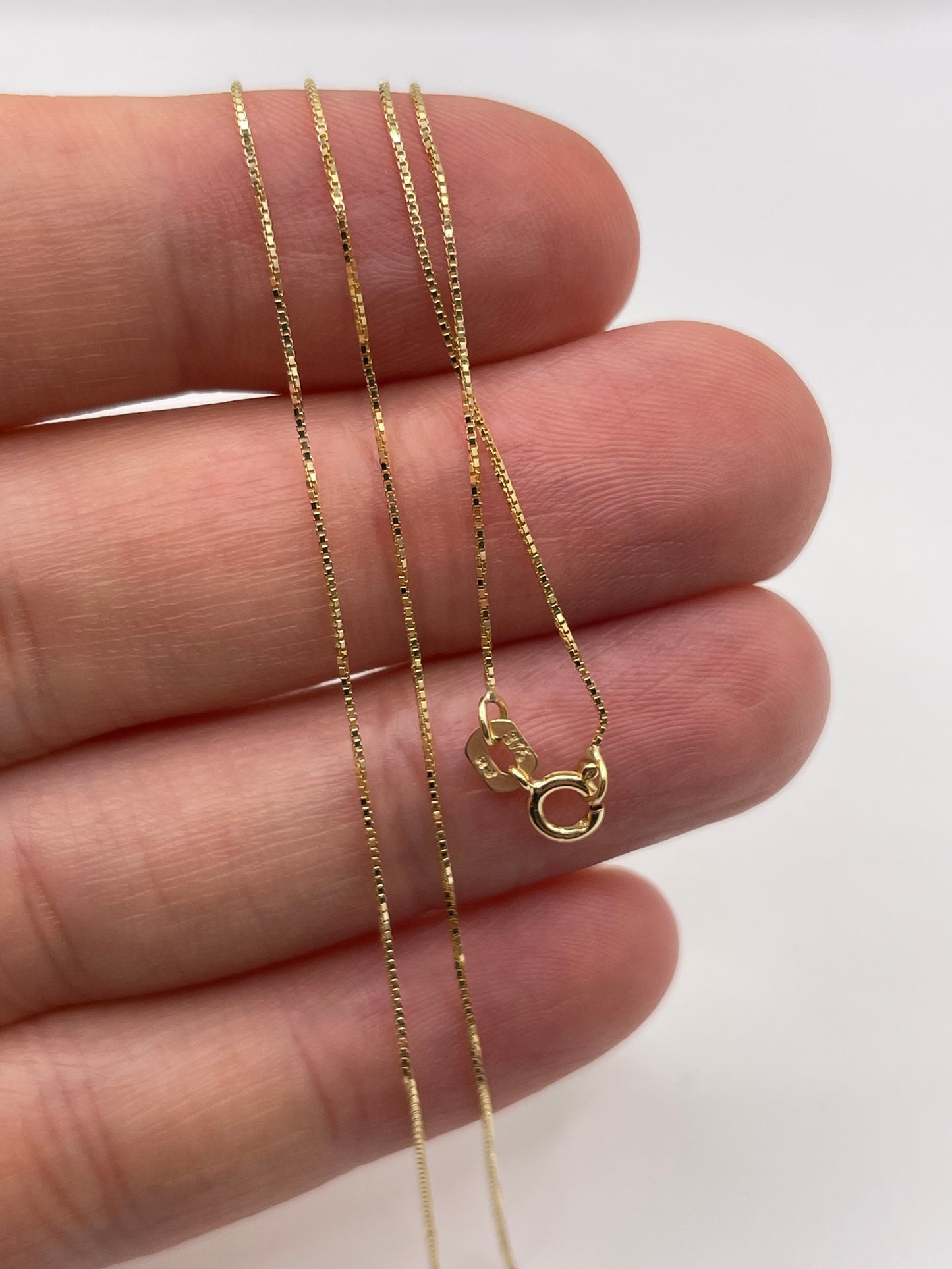 9ct gold chain M