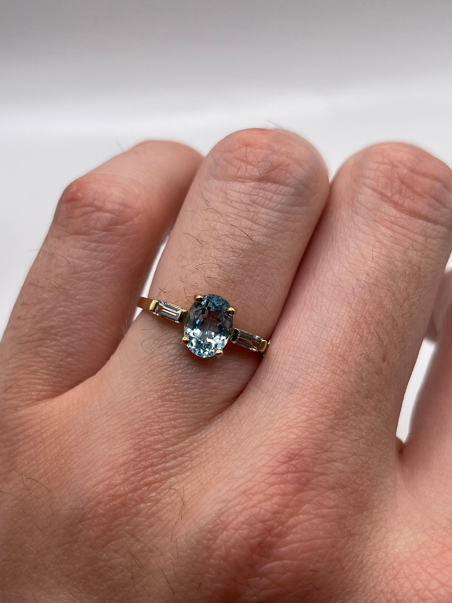 9ct gold topaz ring