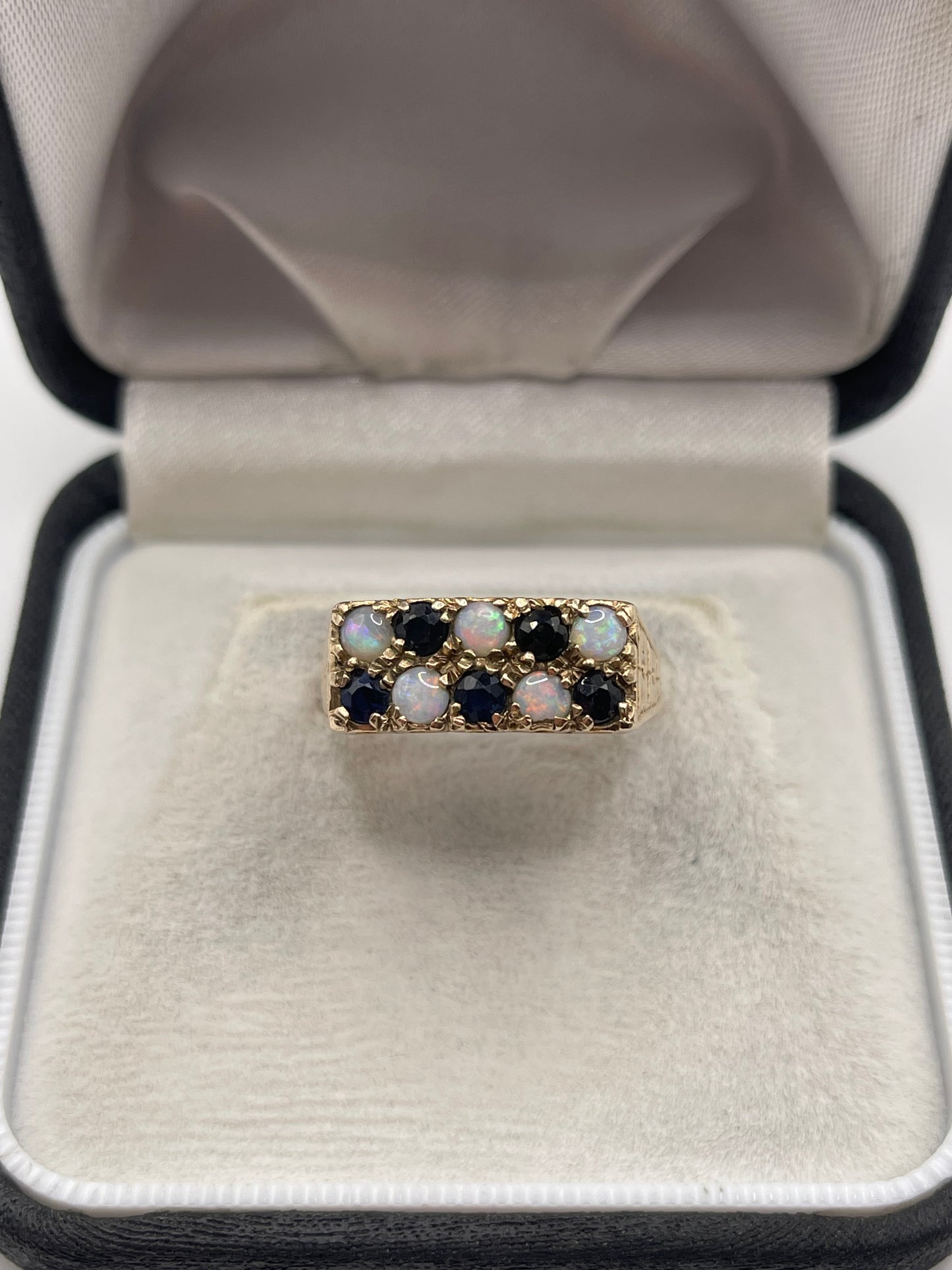 9ct gold sapphire and opal ring