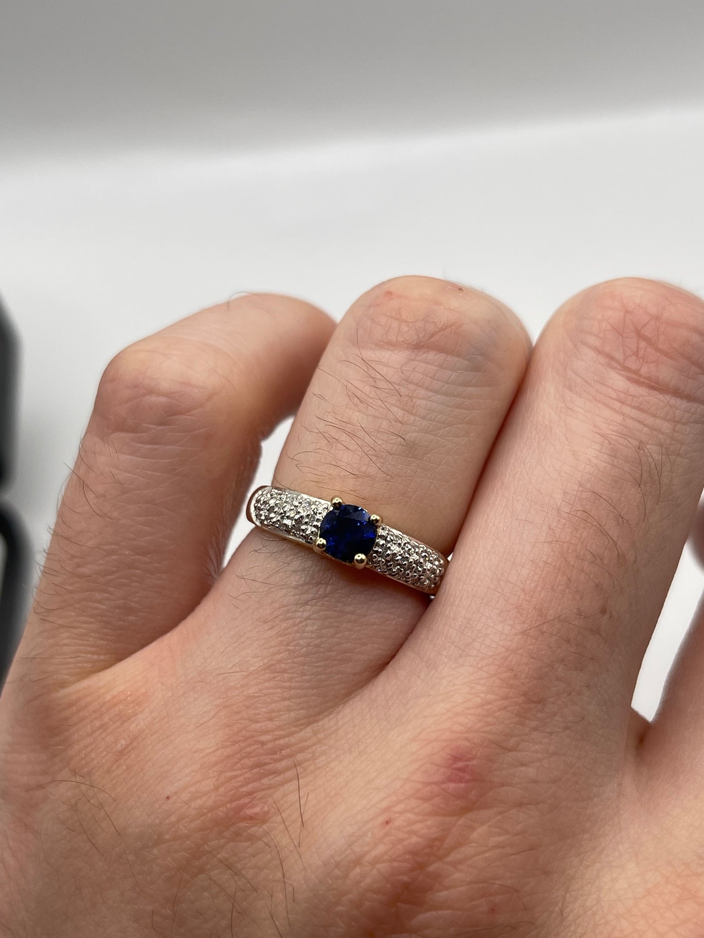 9ct gold kyanite and diamond ring