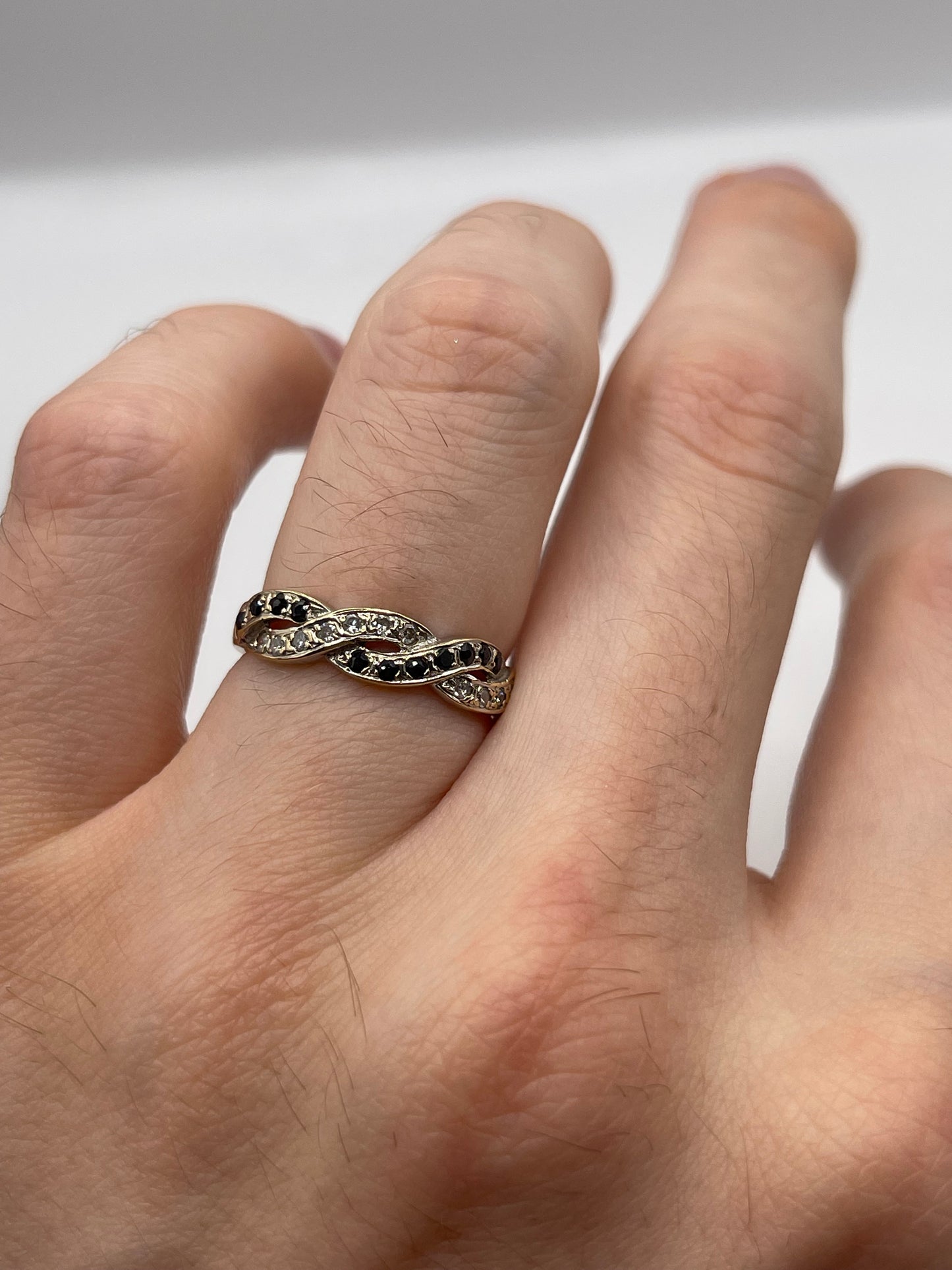 9ct gold sapphire and diamond ring