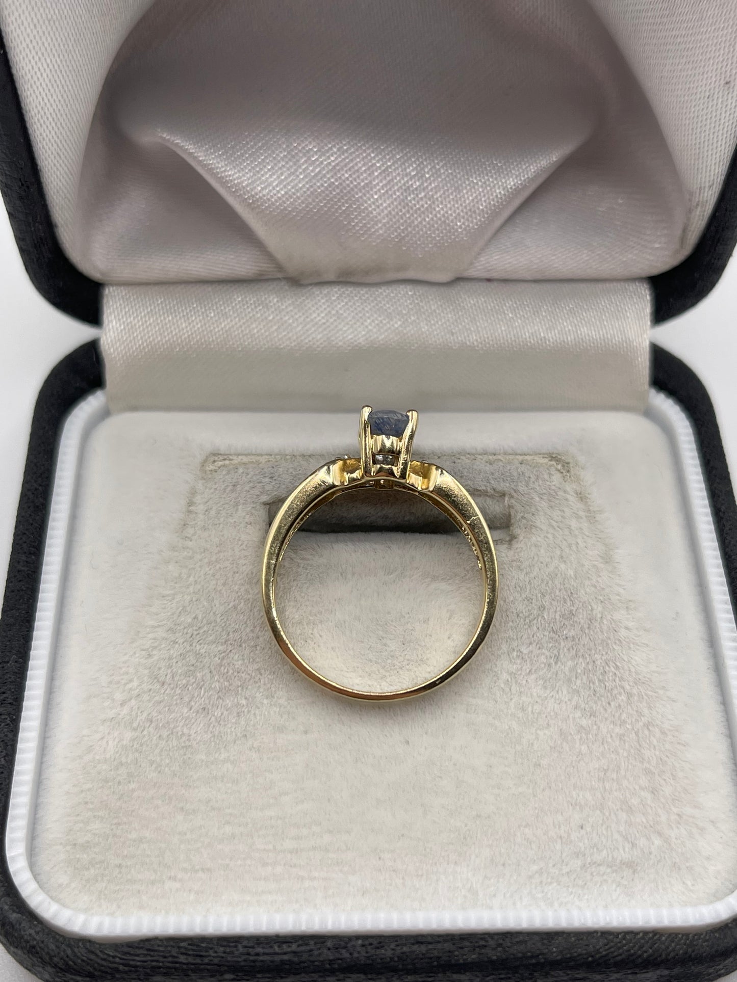 9ct gold sapphire ring