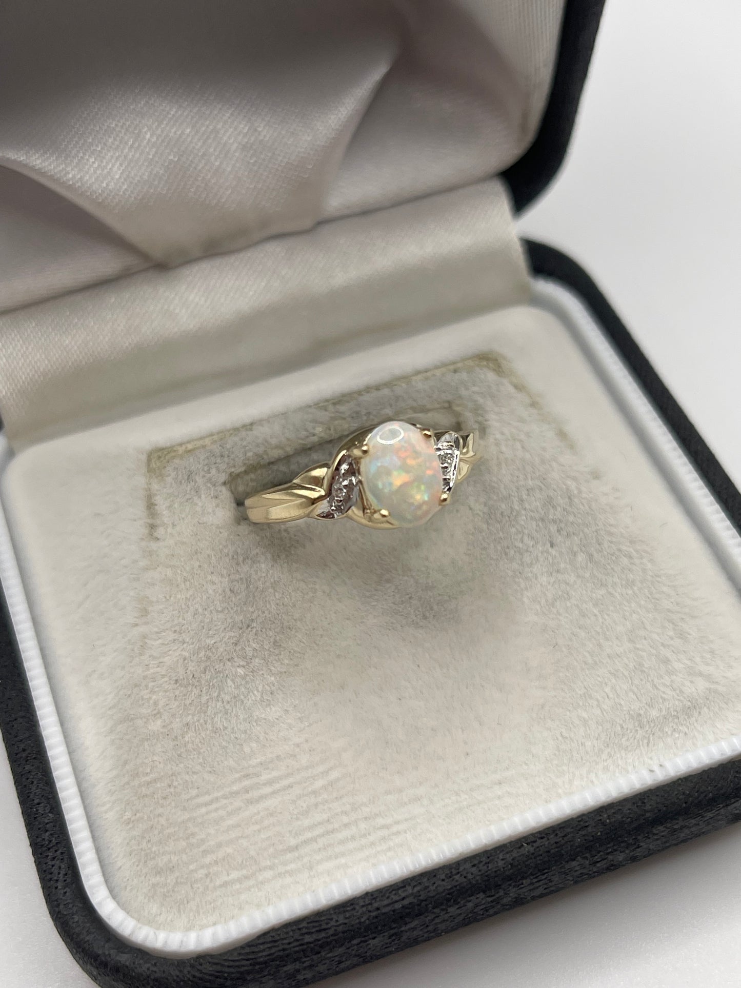 9ct gold opal and diamond ring
