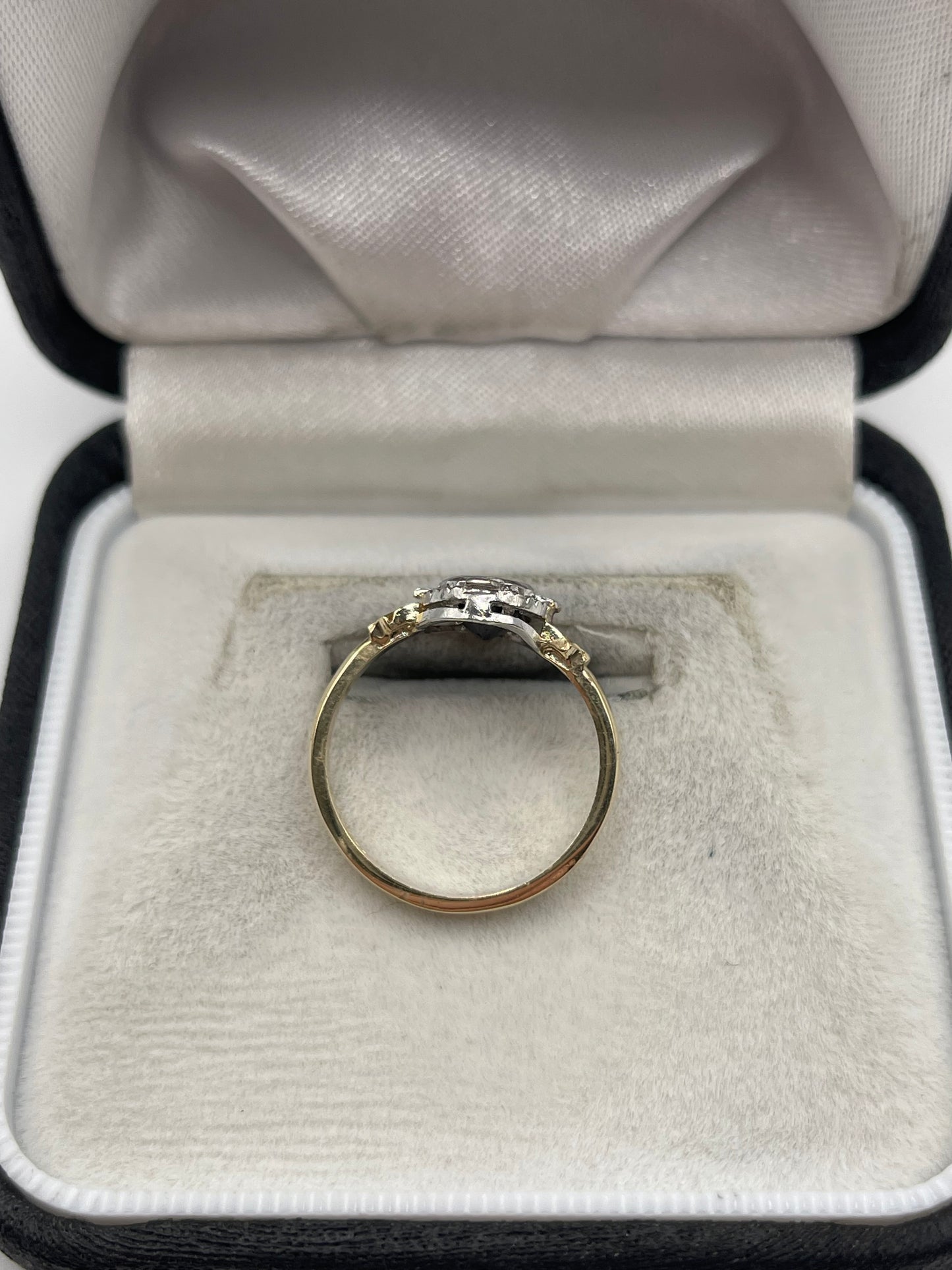 9ct gold sapphire and diamond ring