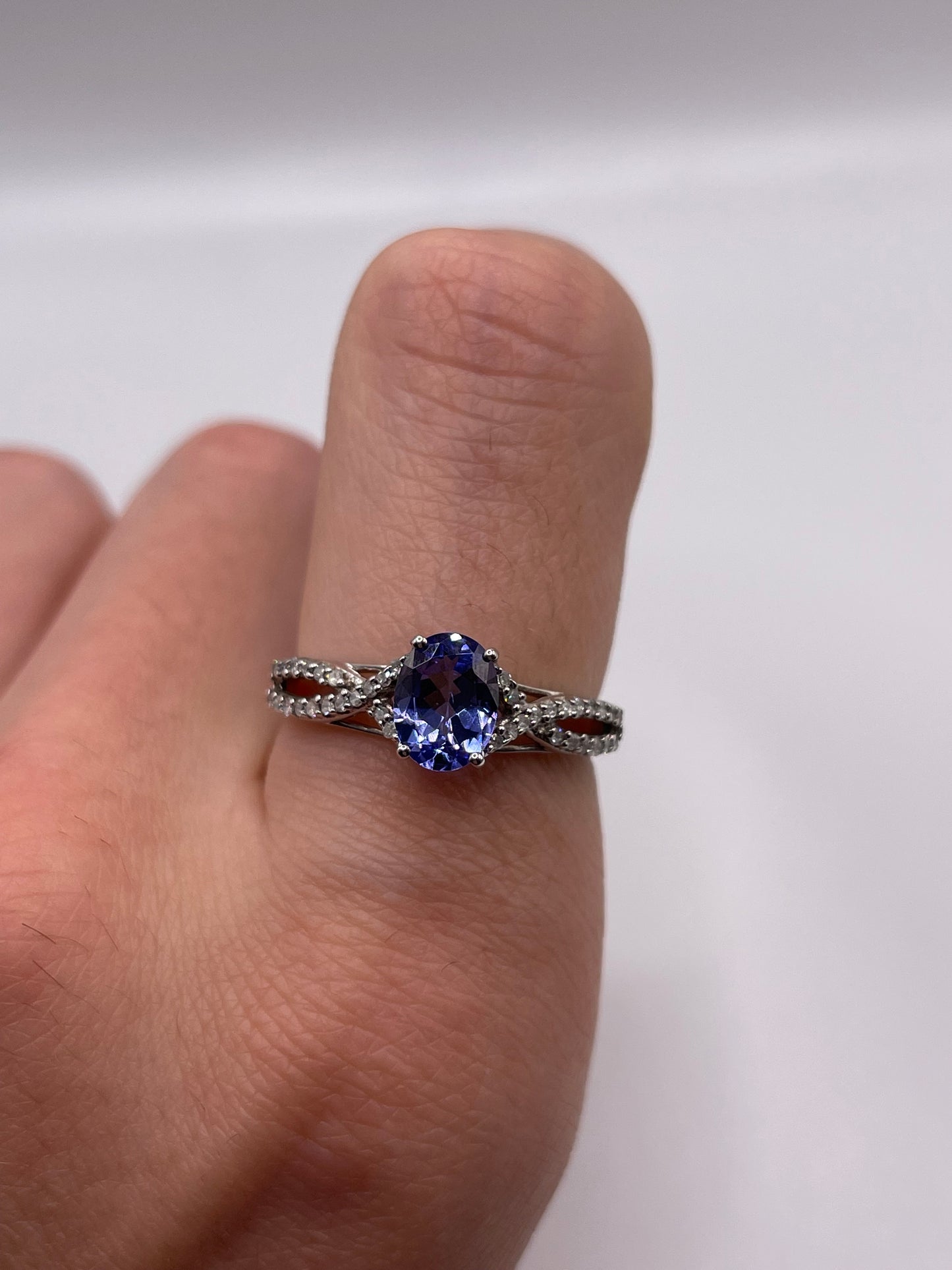 9ct white gold tanzanite and diamond ring