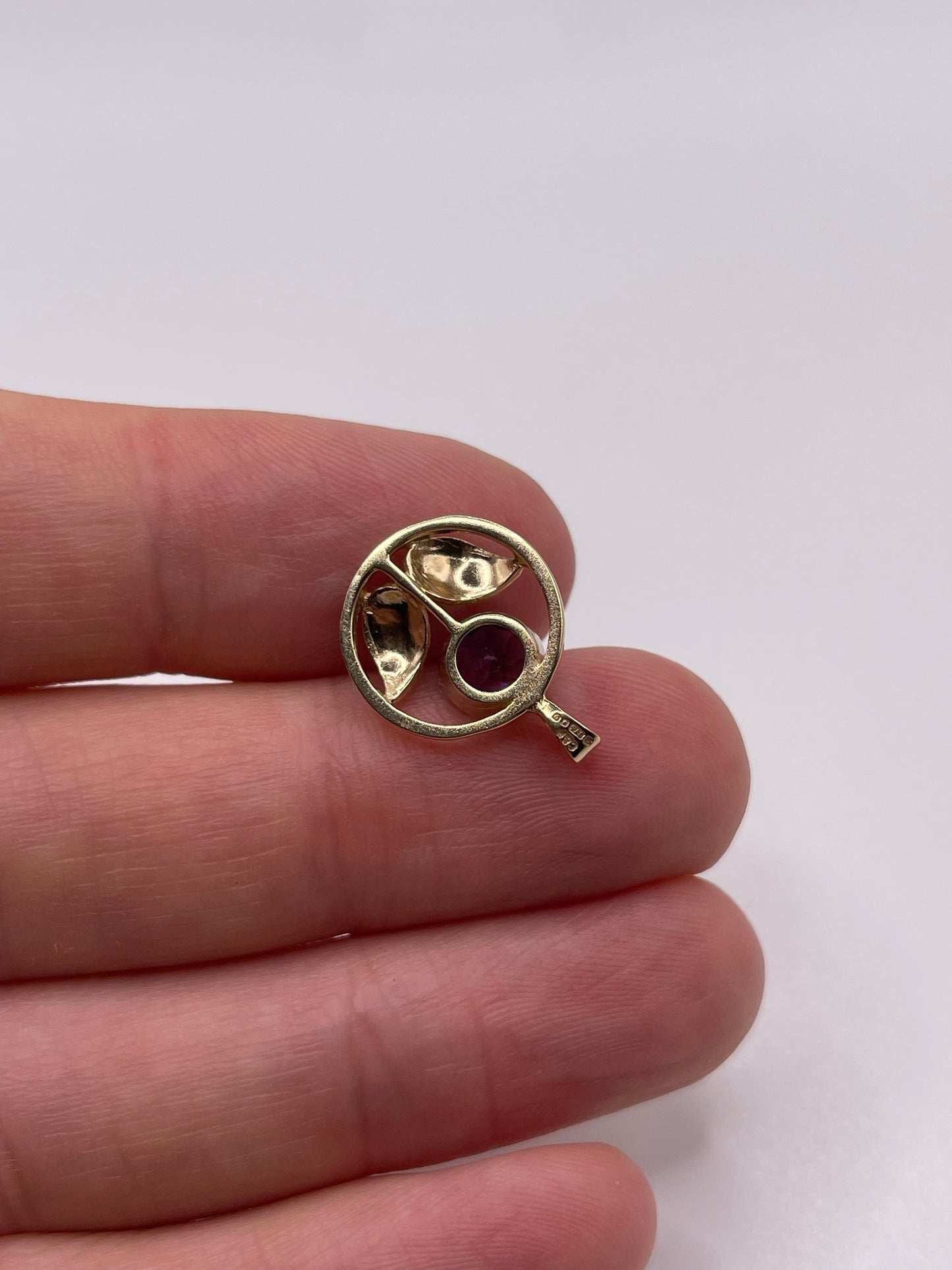 9ct gold amethyst pendant