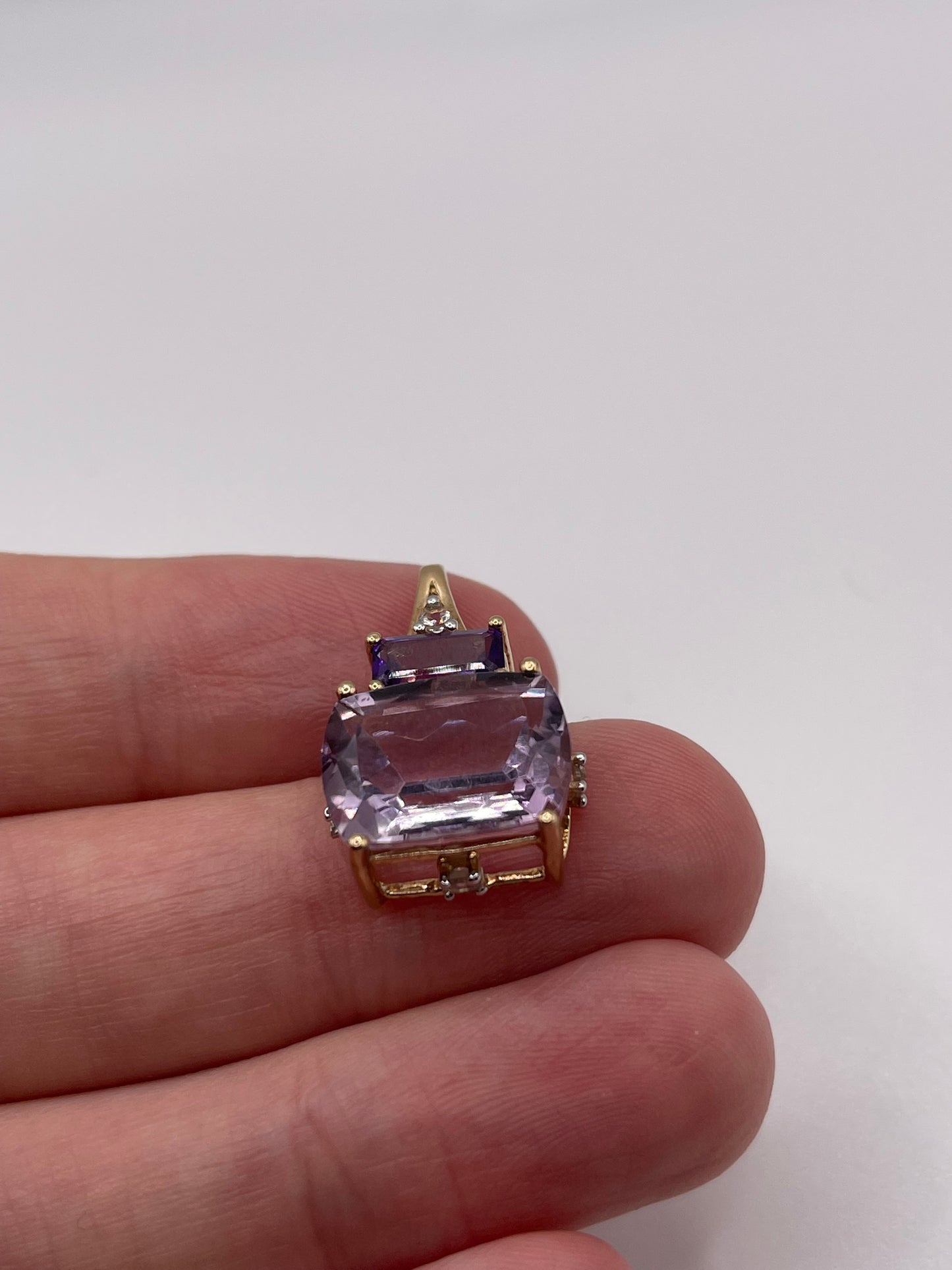 9ct gold amethyst and zircon pendant