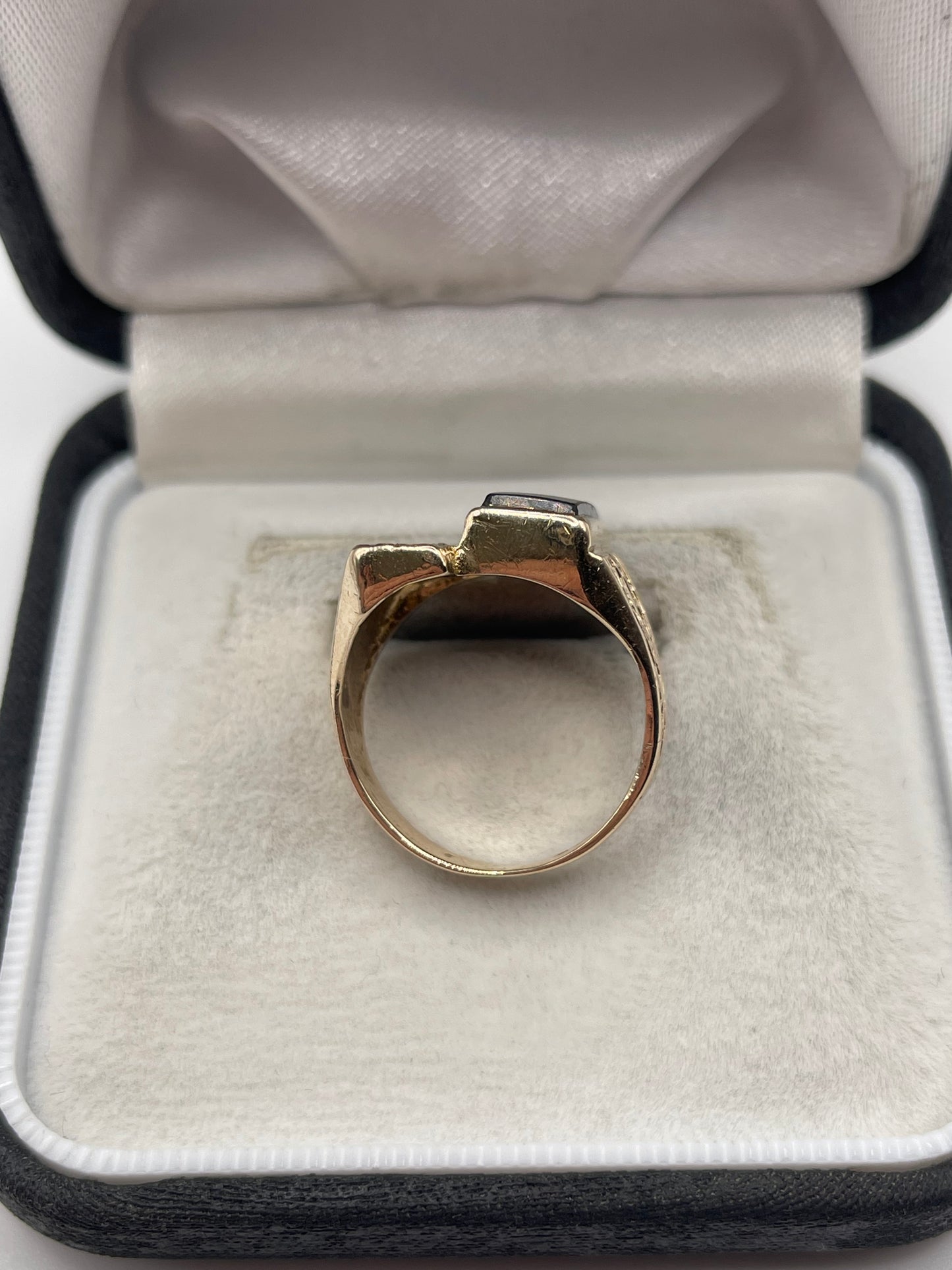 9ct gold onyx ring