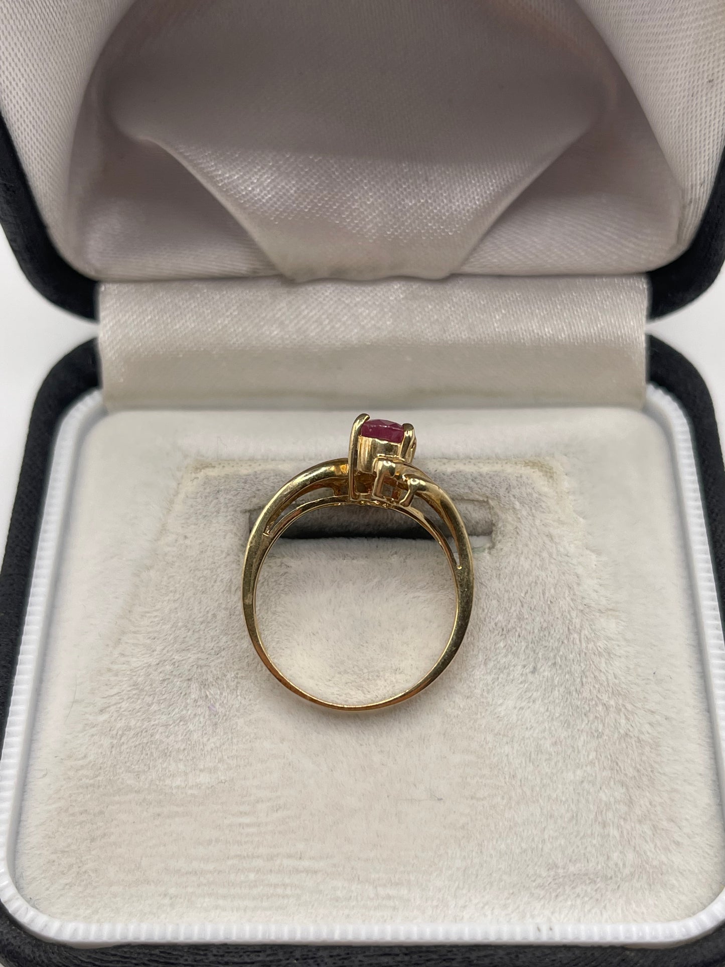 9ct gold ruby ring