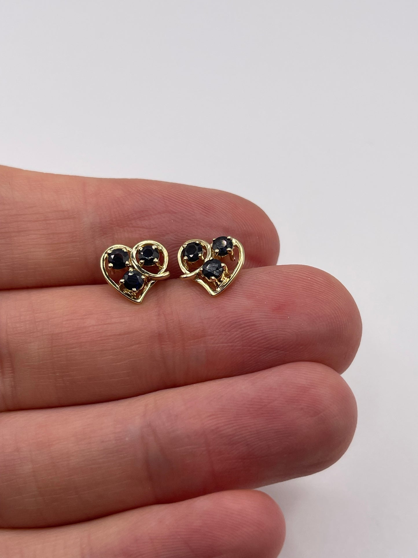 9ct gold sapphire heart earrings