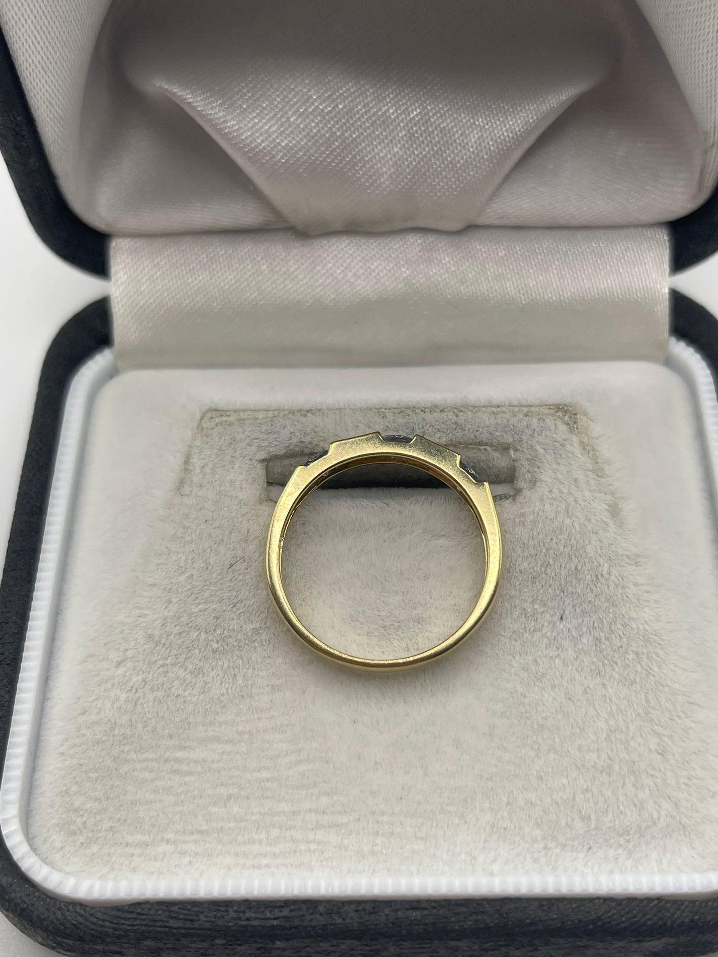 9ct gold tanzanite ring