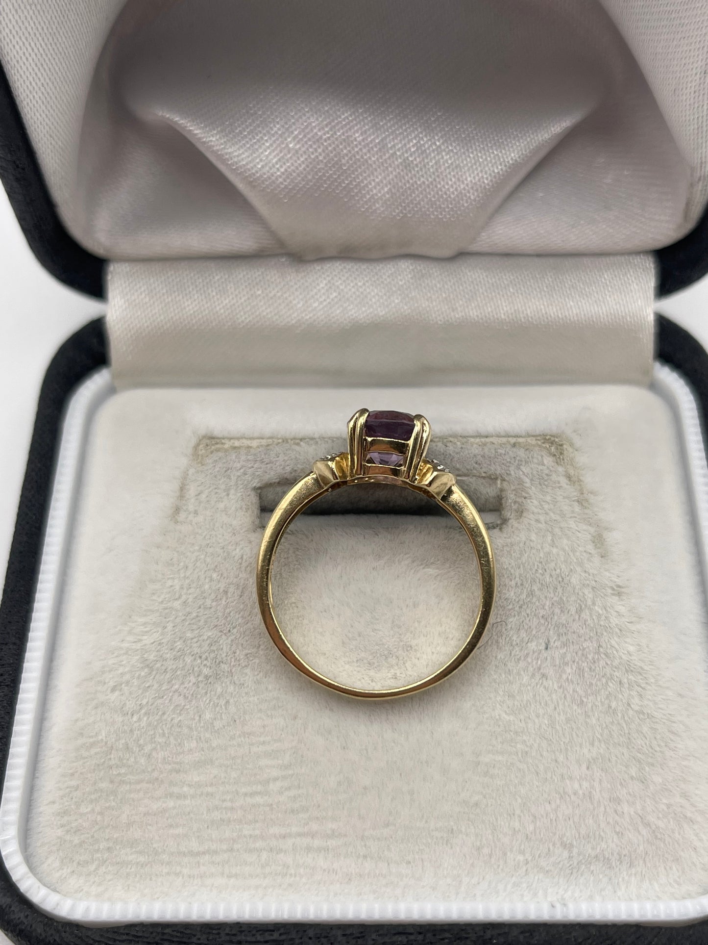 9ct gold amethyst and diamond ring