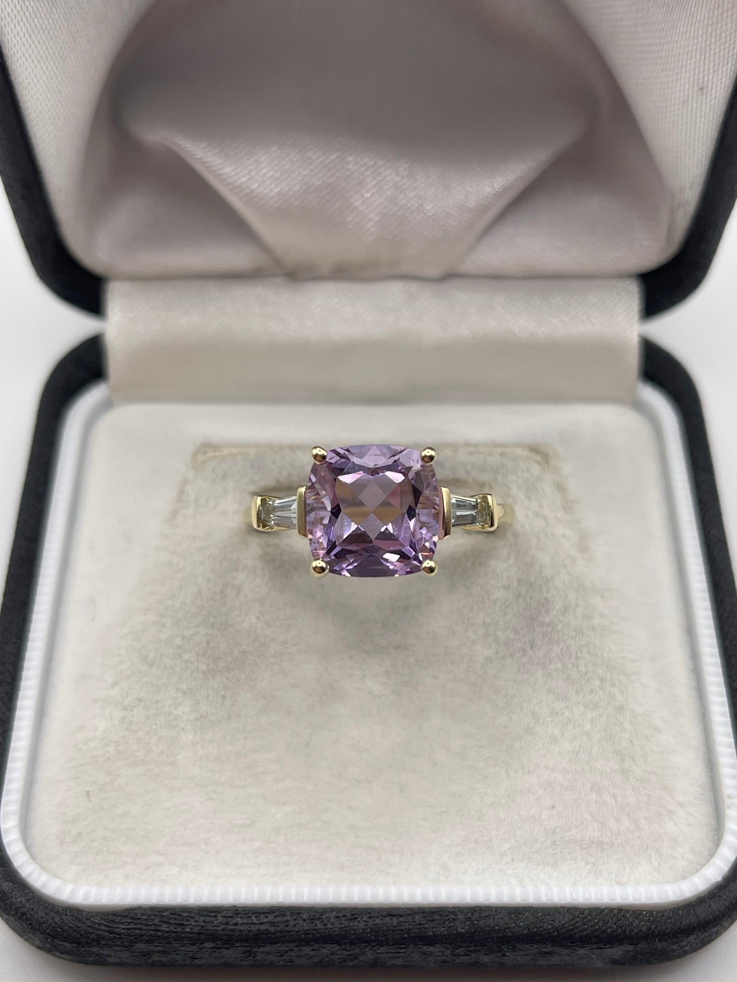 9ct gold amethyst and zircon ring