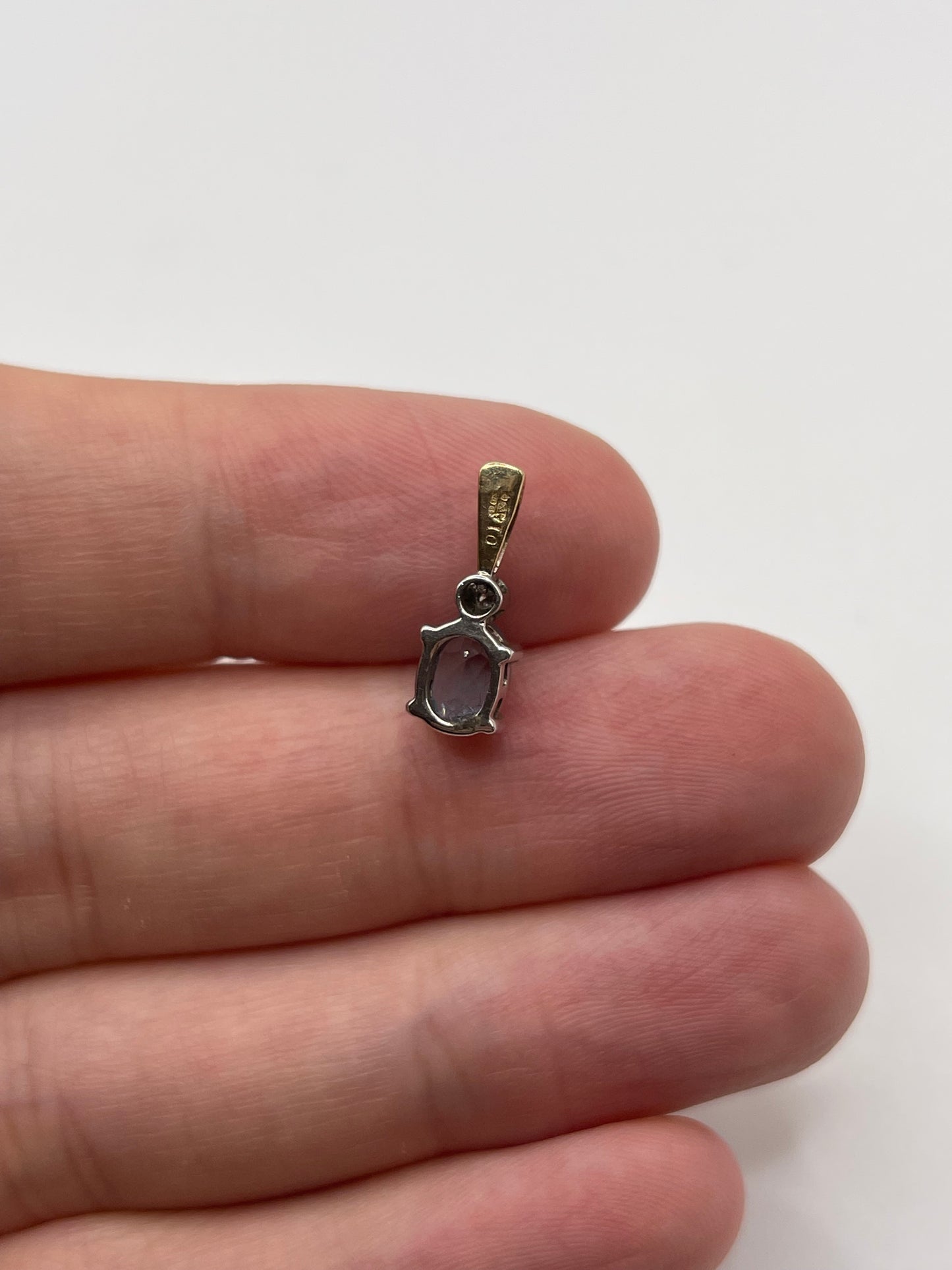 9ct gold topaz and diamond pendant