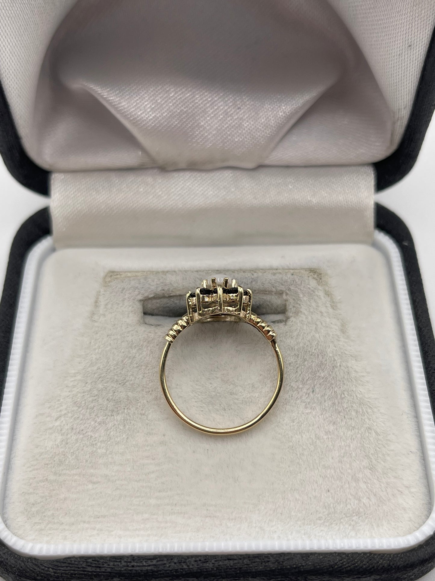 9ct gold sapphire and opal ring