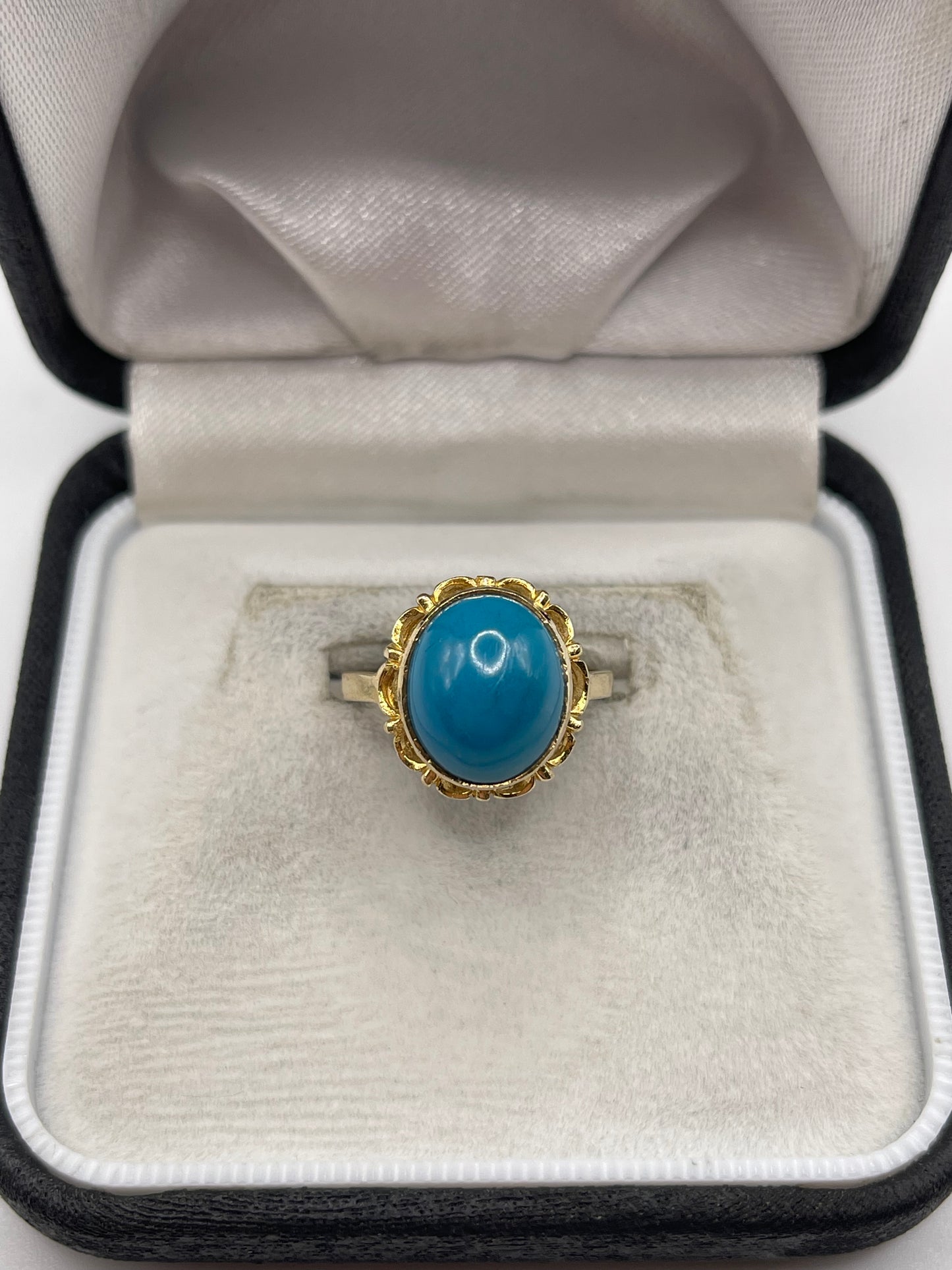 9ct gold gemstone ring