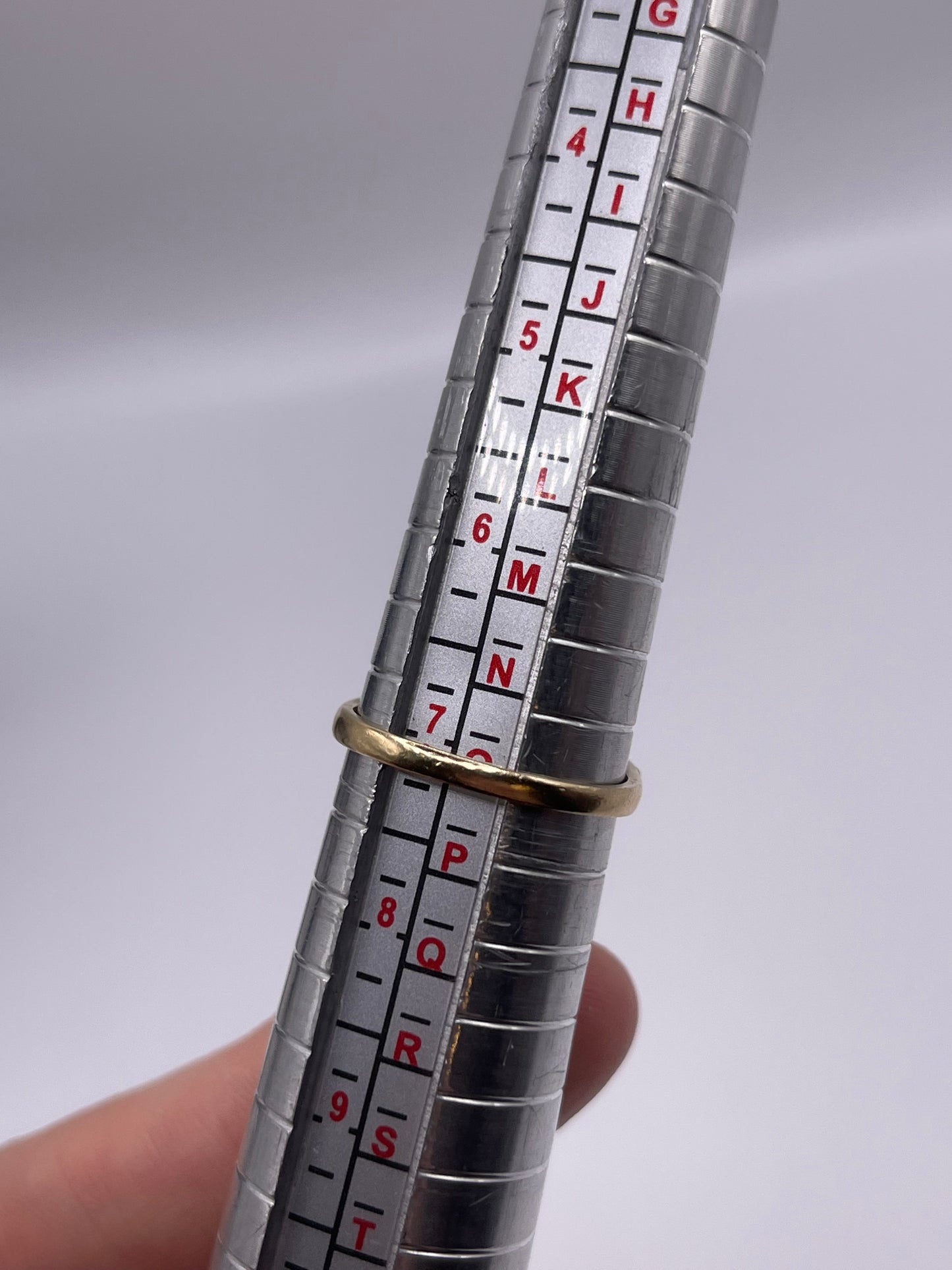 9ct gold sapphire and diamond ring