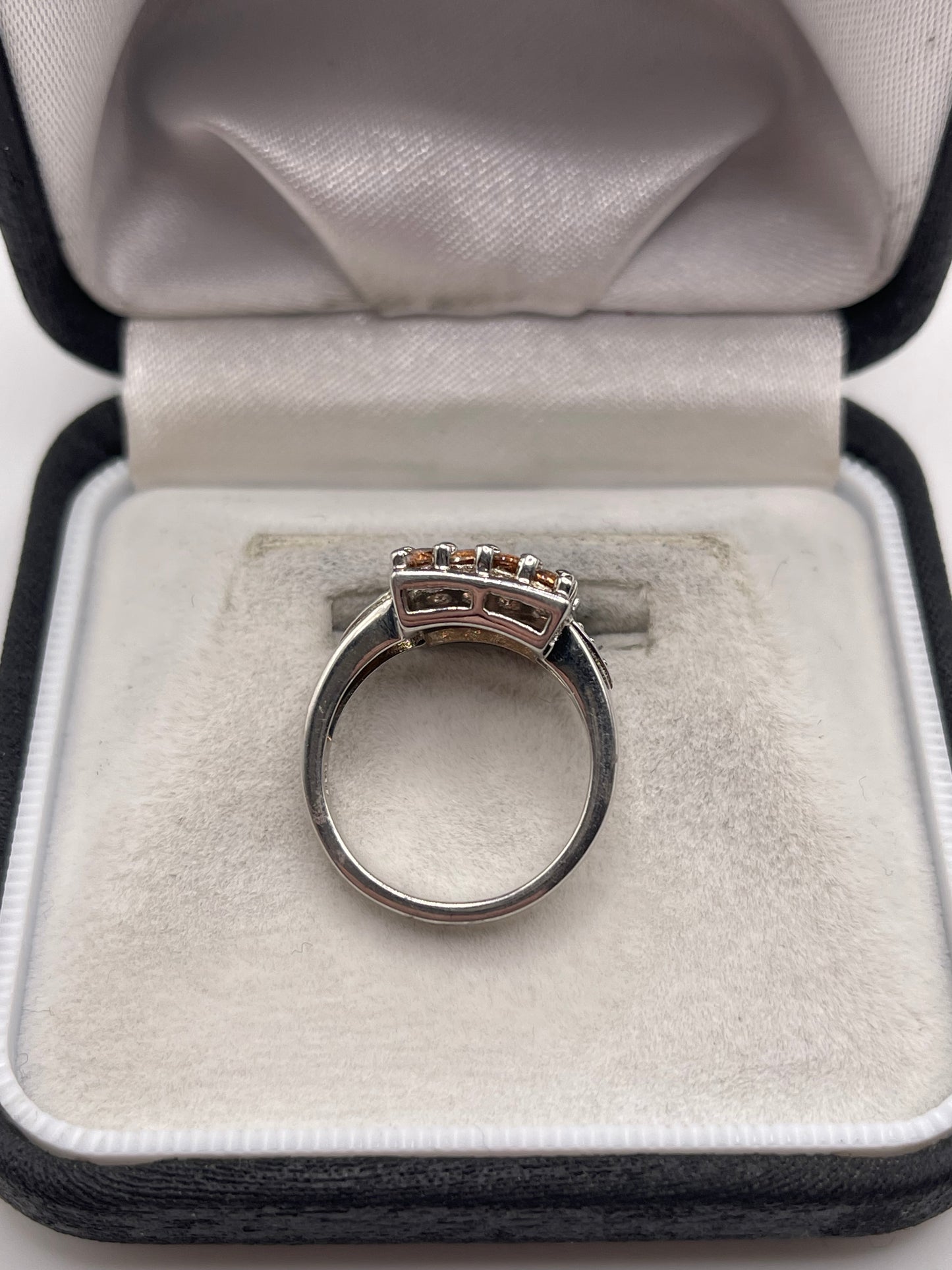 Silver gemstone ring