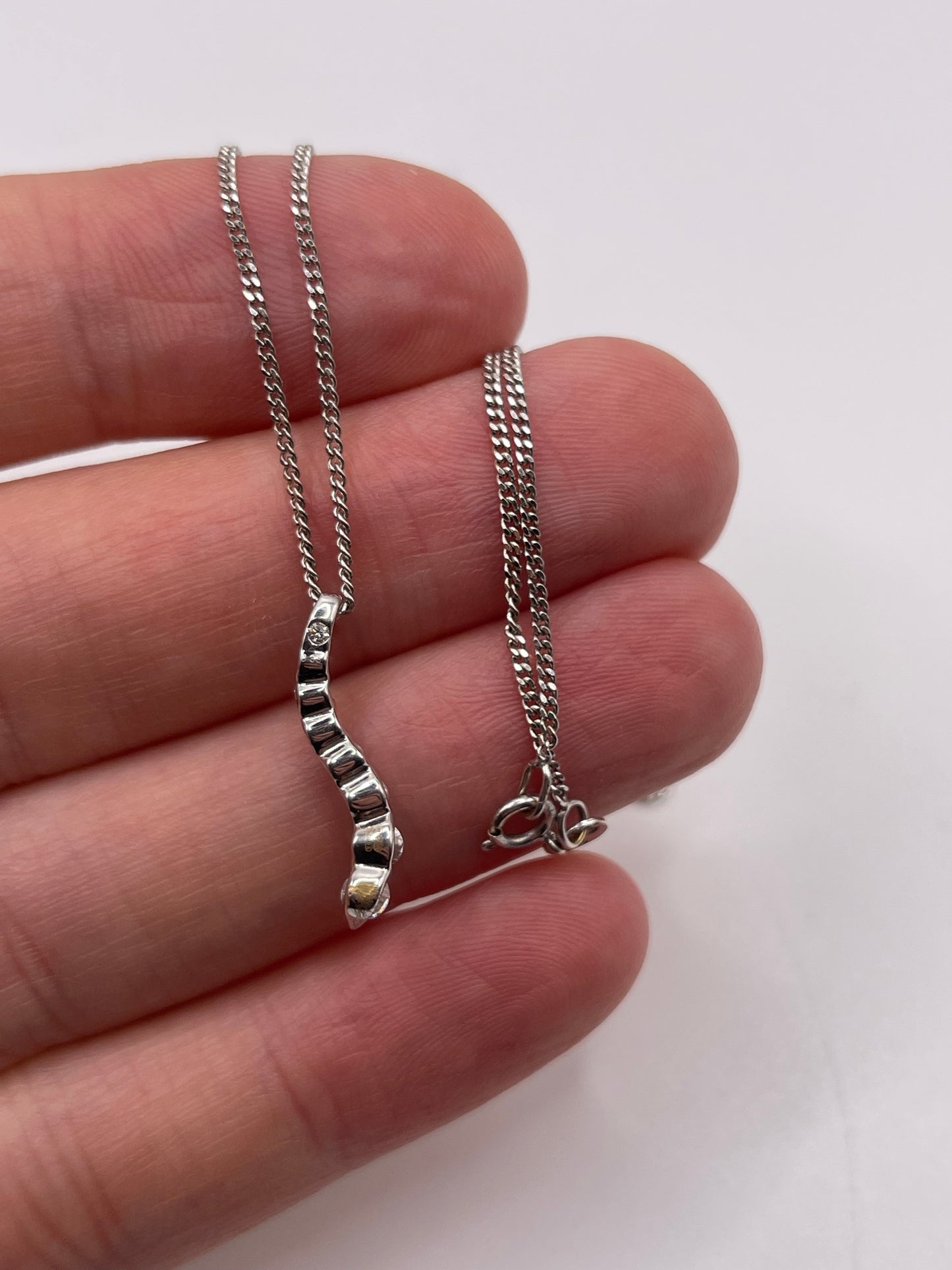18ct white gold diamond necklace