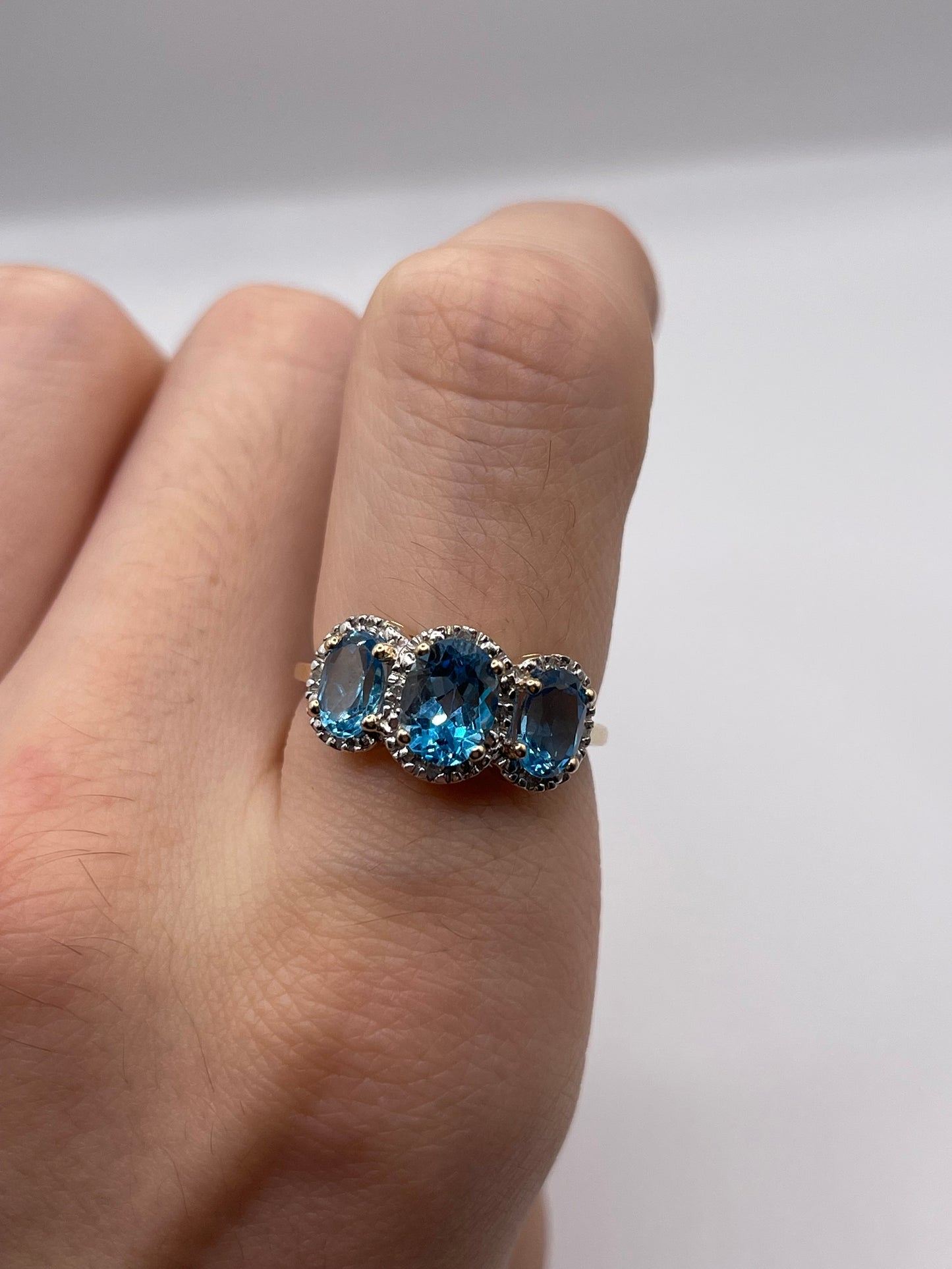 9ct gold topaz and diamond ring