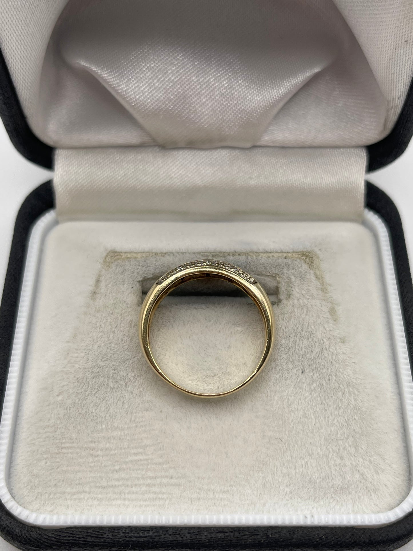 9ct gold sapphire and diamond ring