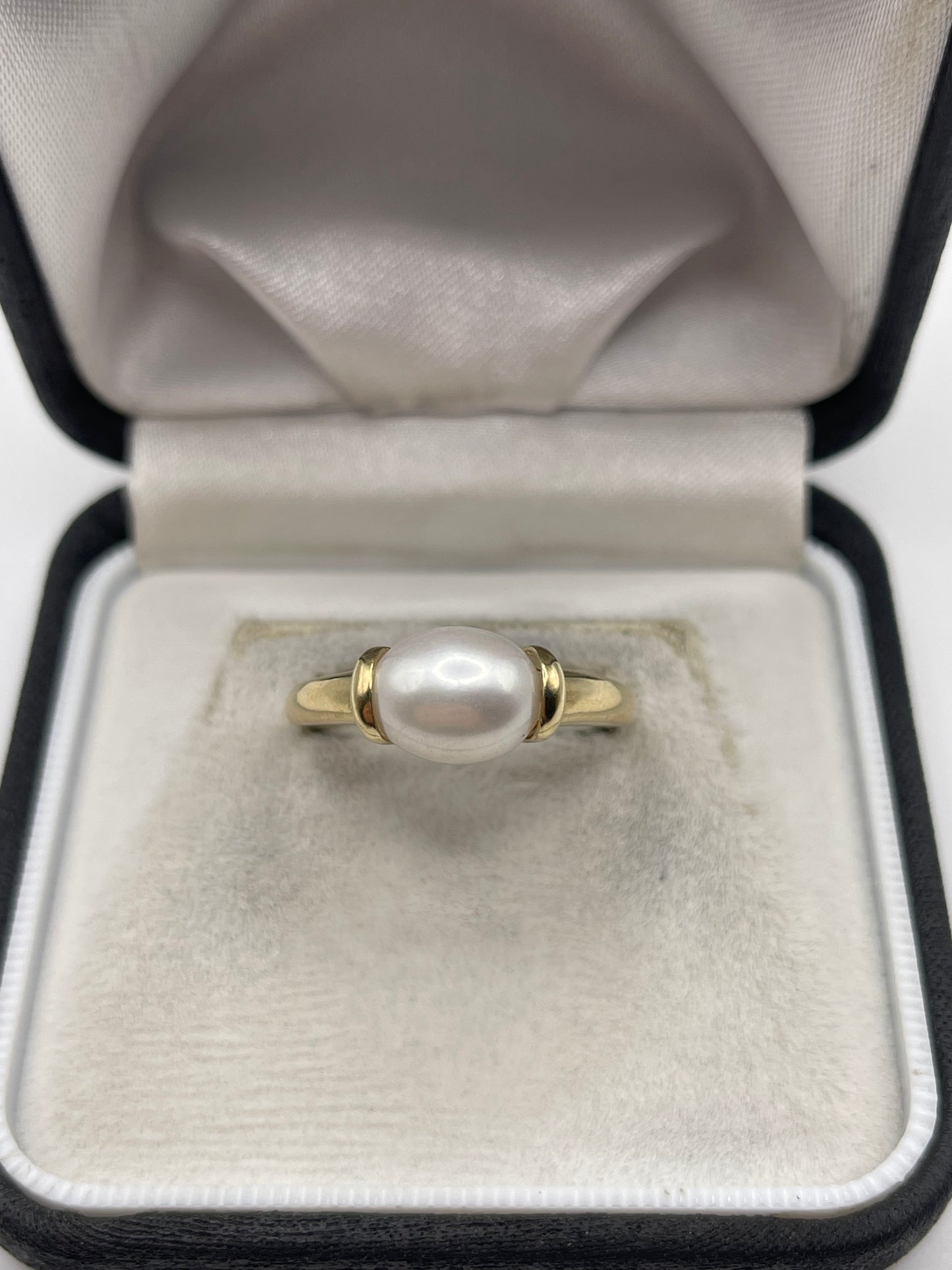 9ct gold pearl ring