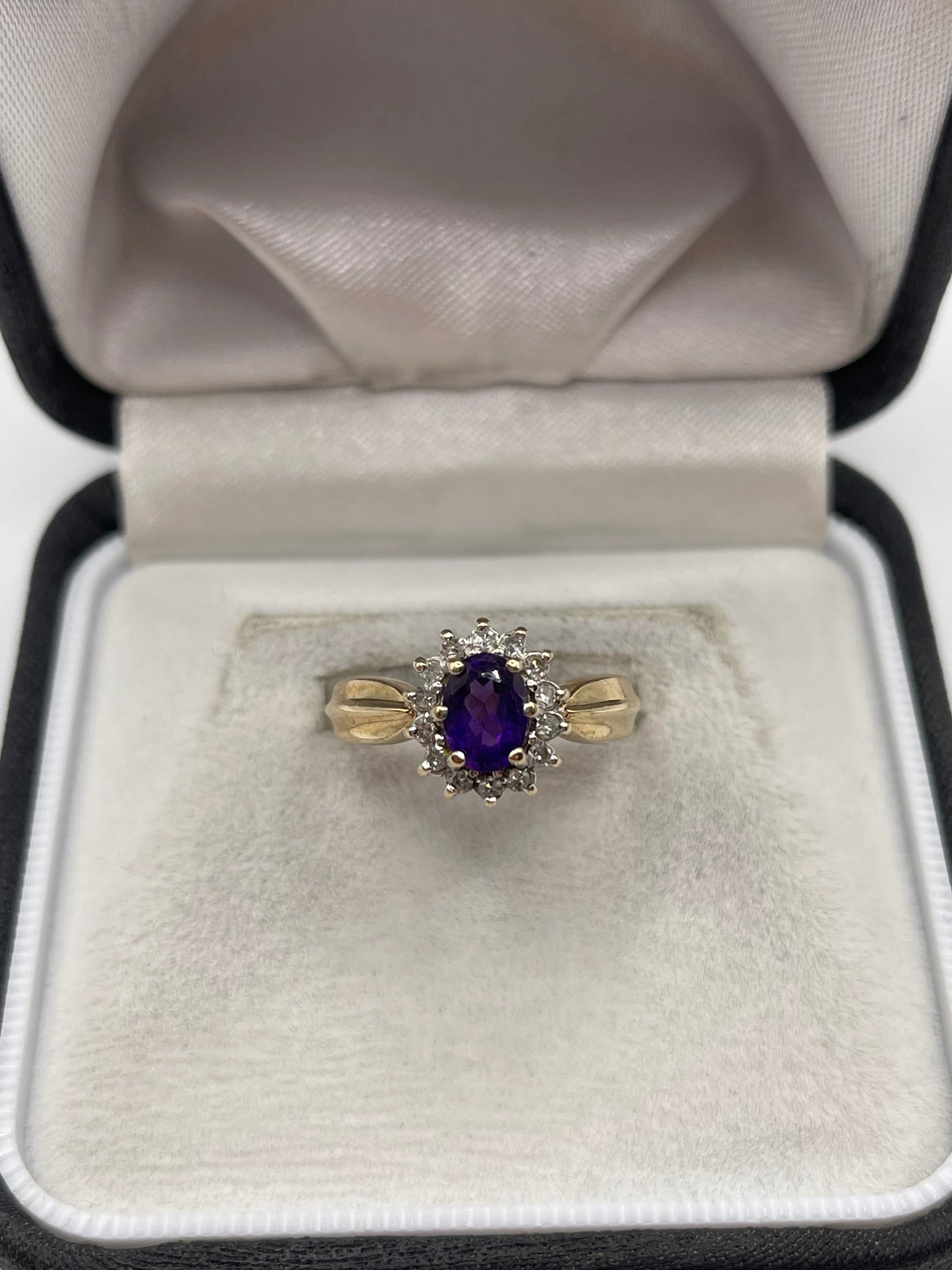9ct gold amethyst and diamond ring