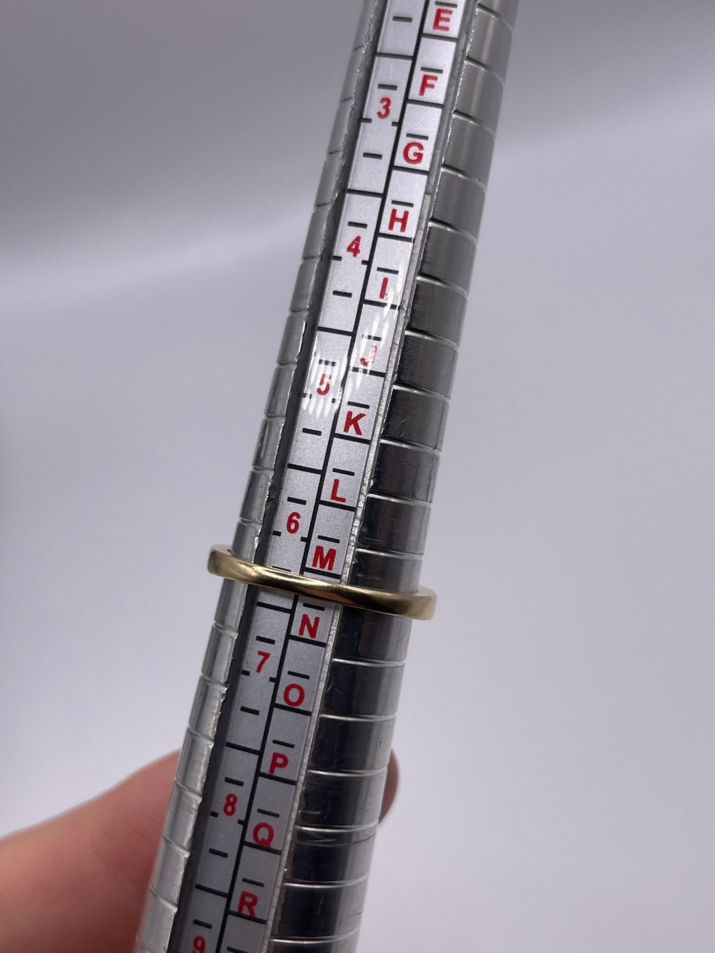 9ct gold diamond ring