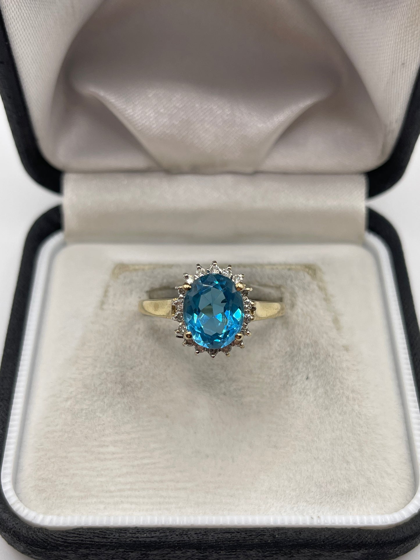 9ct gold topaz and diamond ring