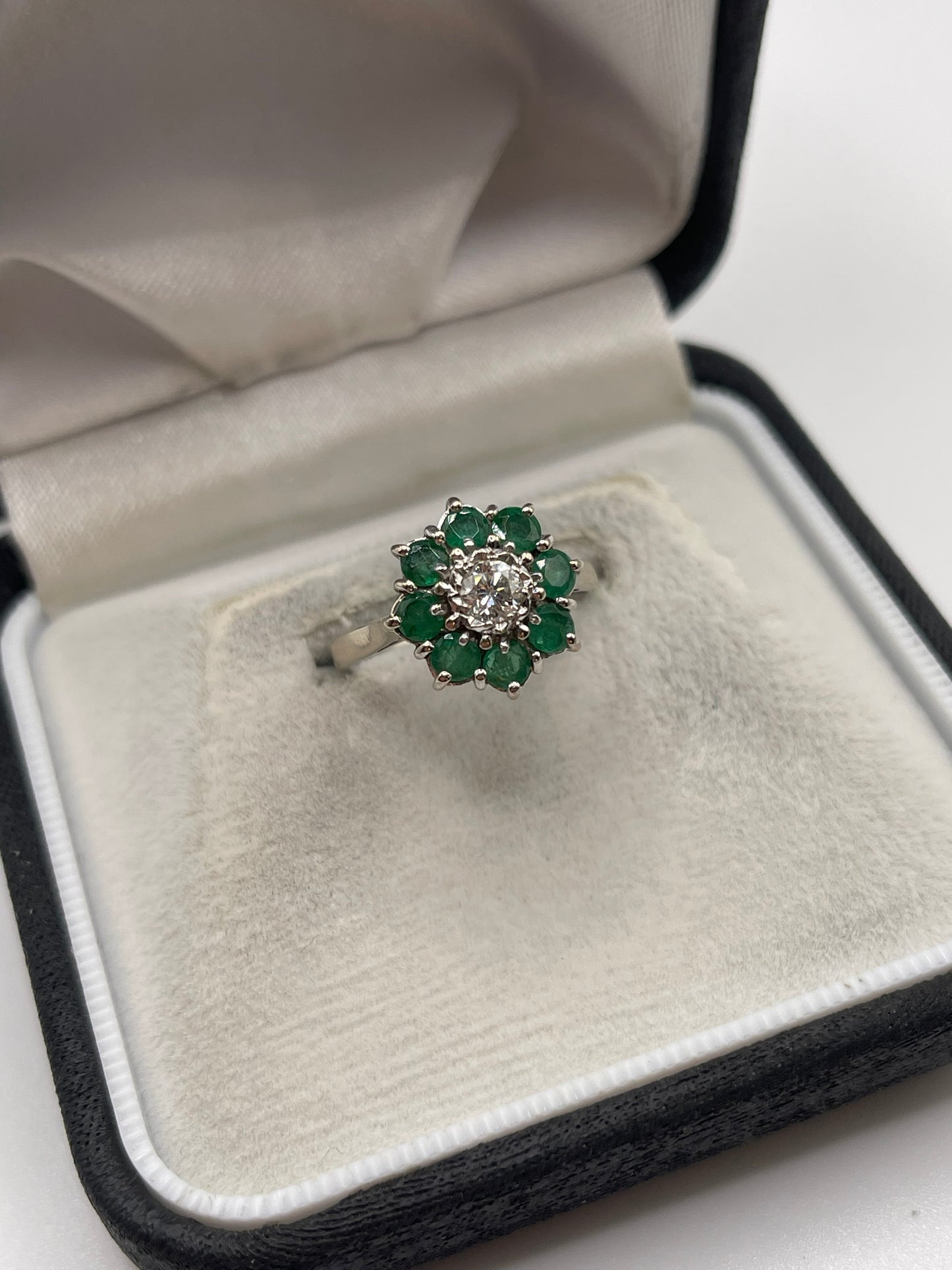 18ct white gold emerald and diamond ring