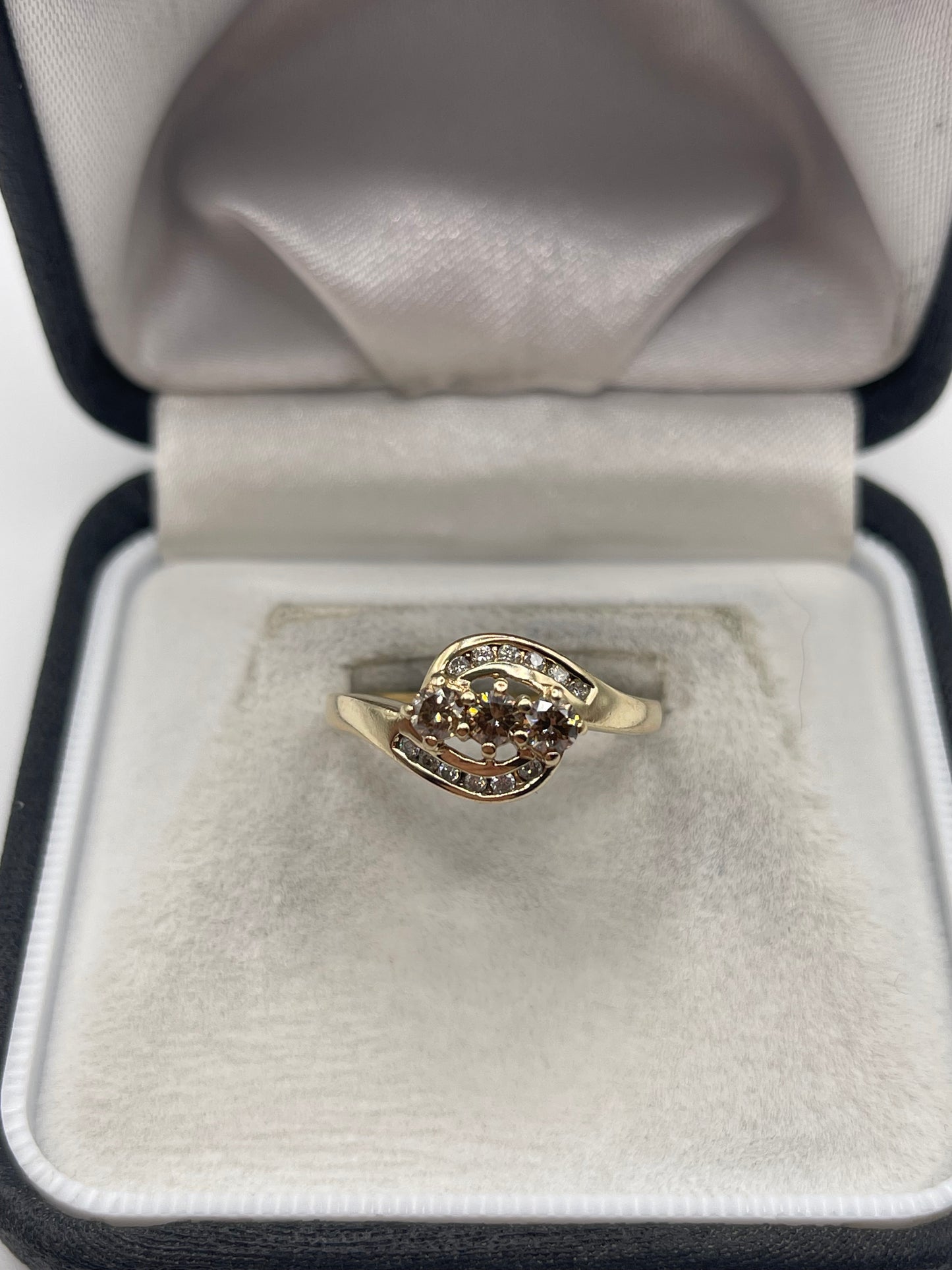 9ct gold diamond cluster ring