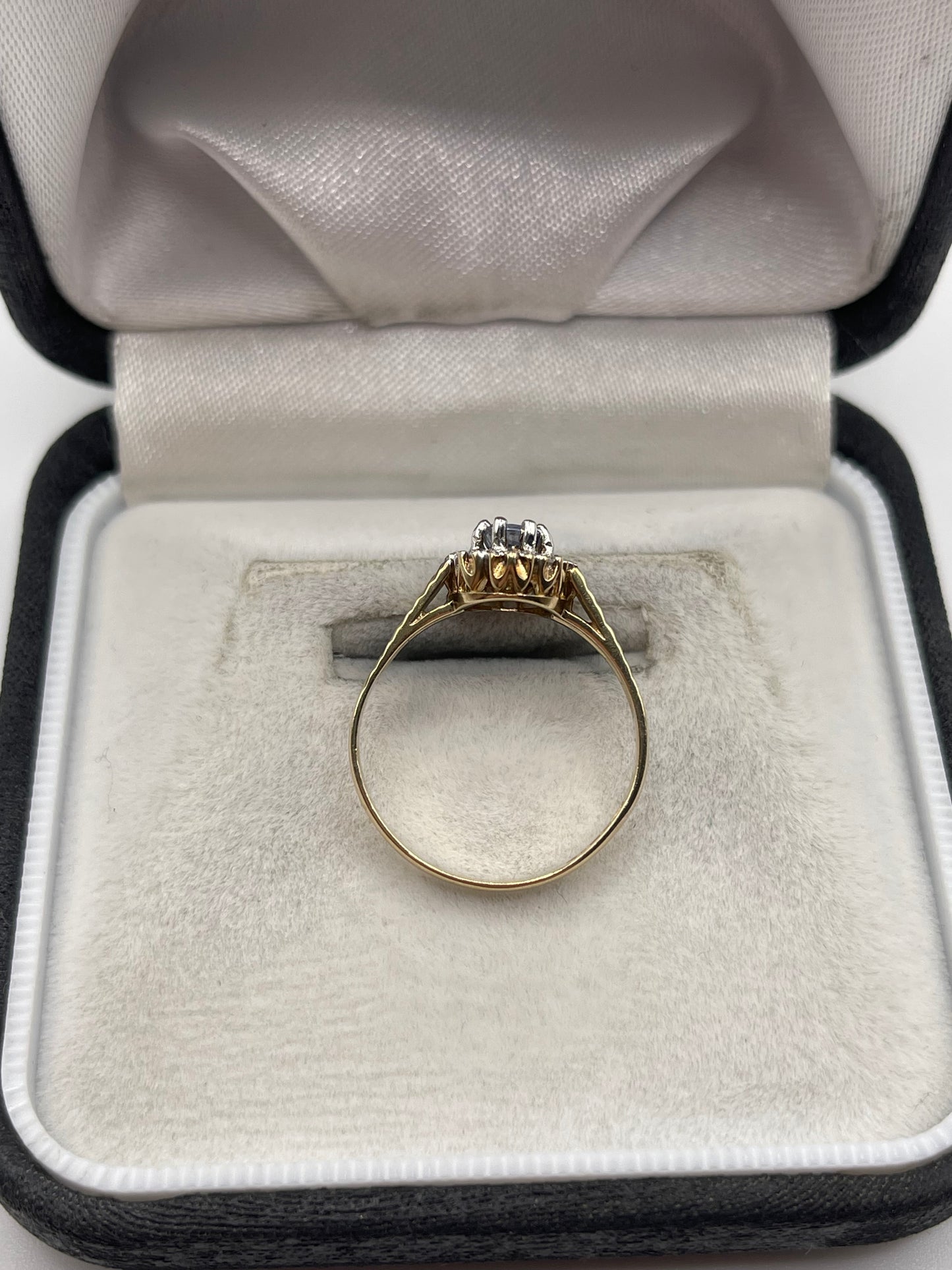9ct gold sapphire and diamond ring