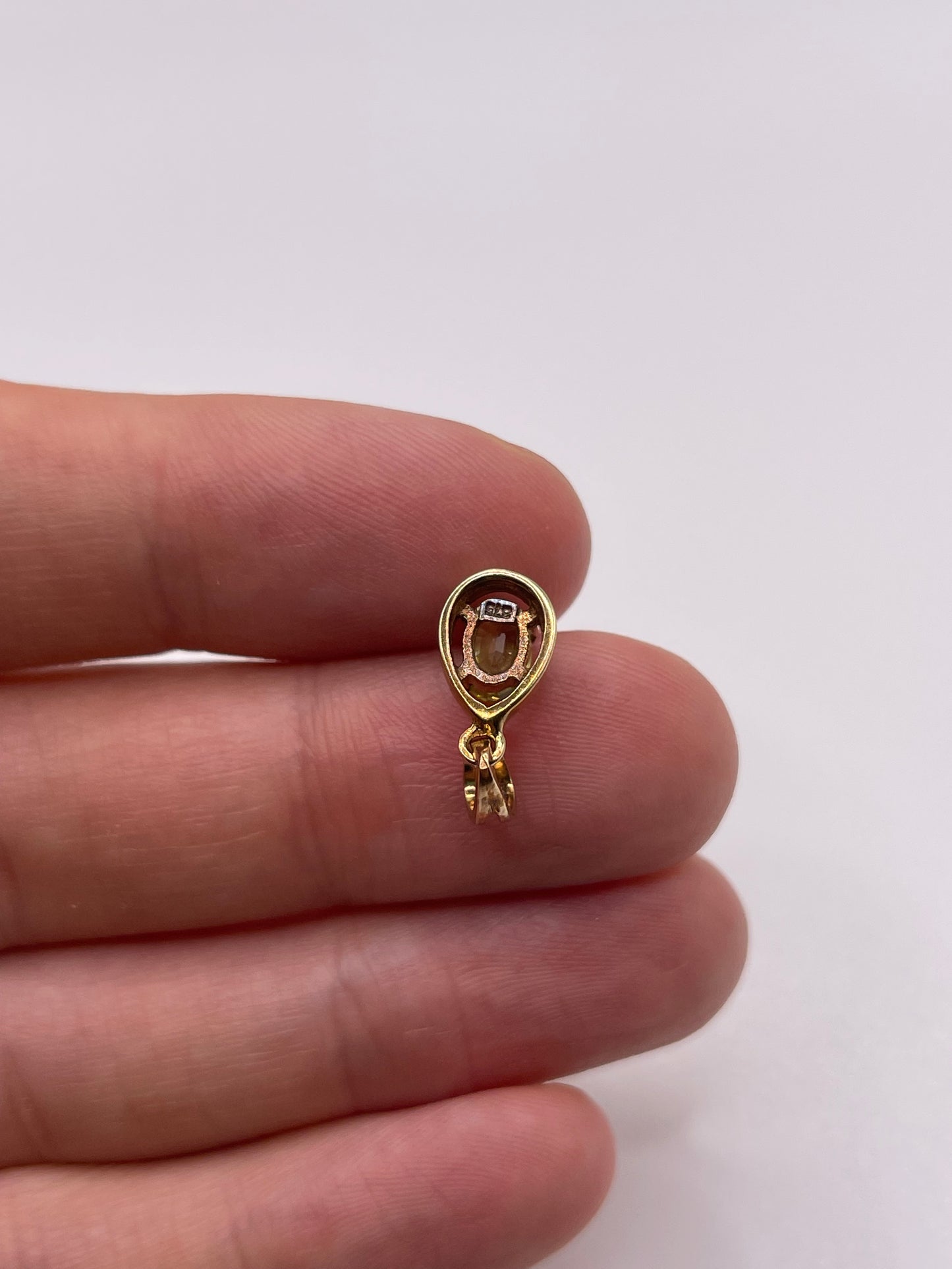 9ct gold sphene pendant