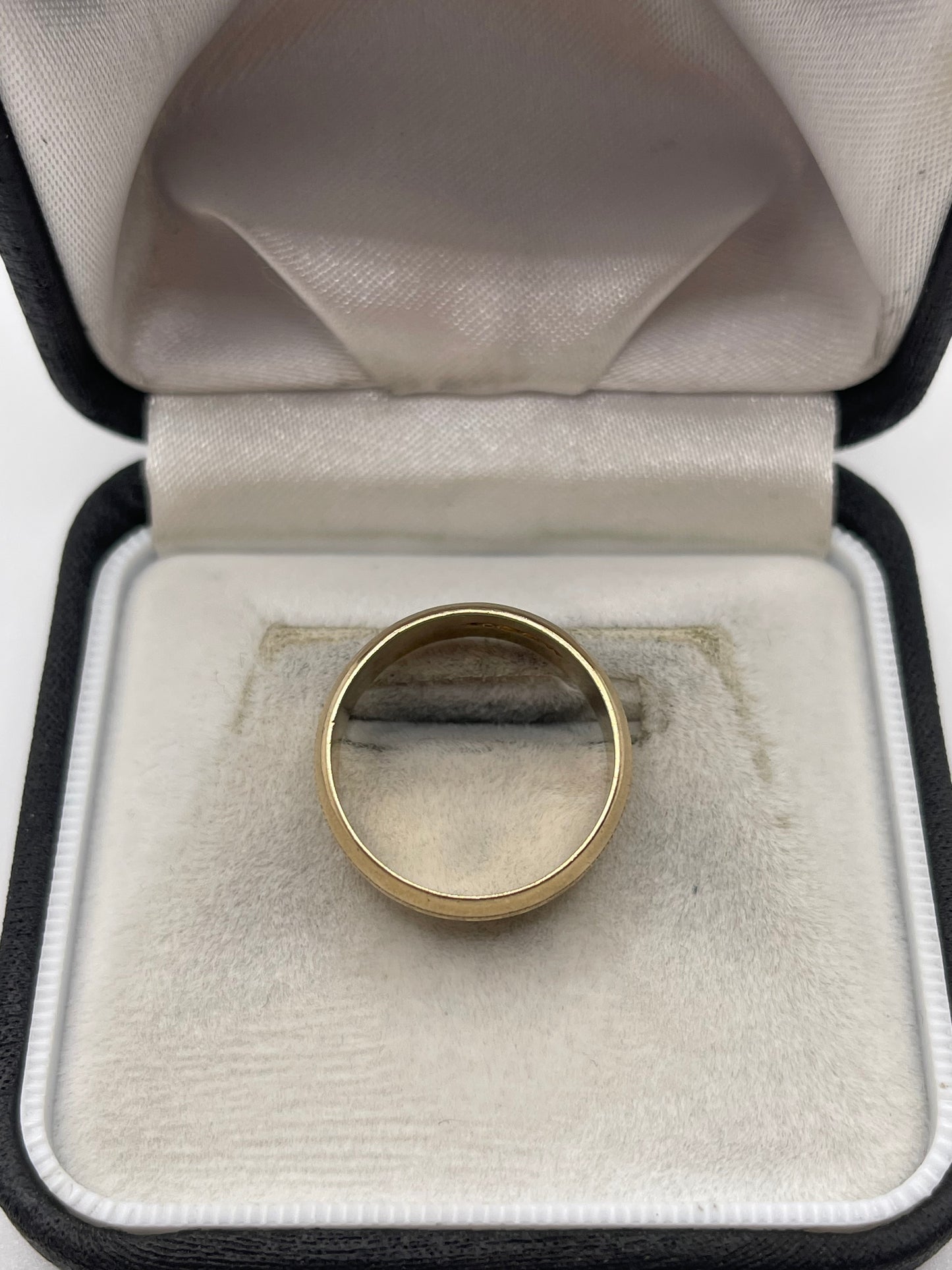 9ct gold patterned band