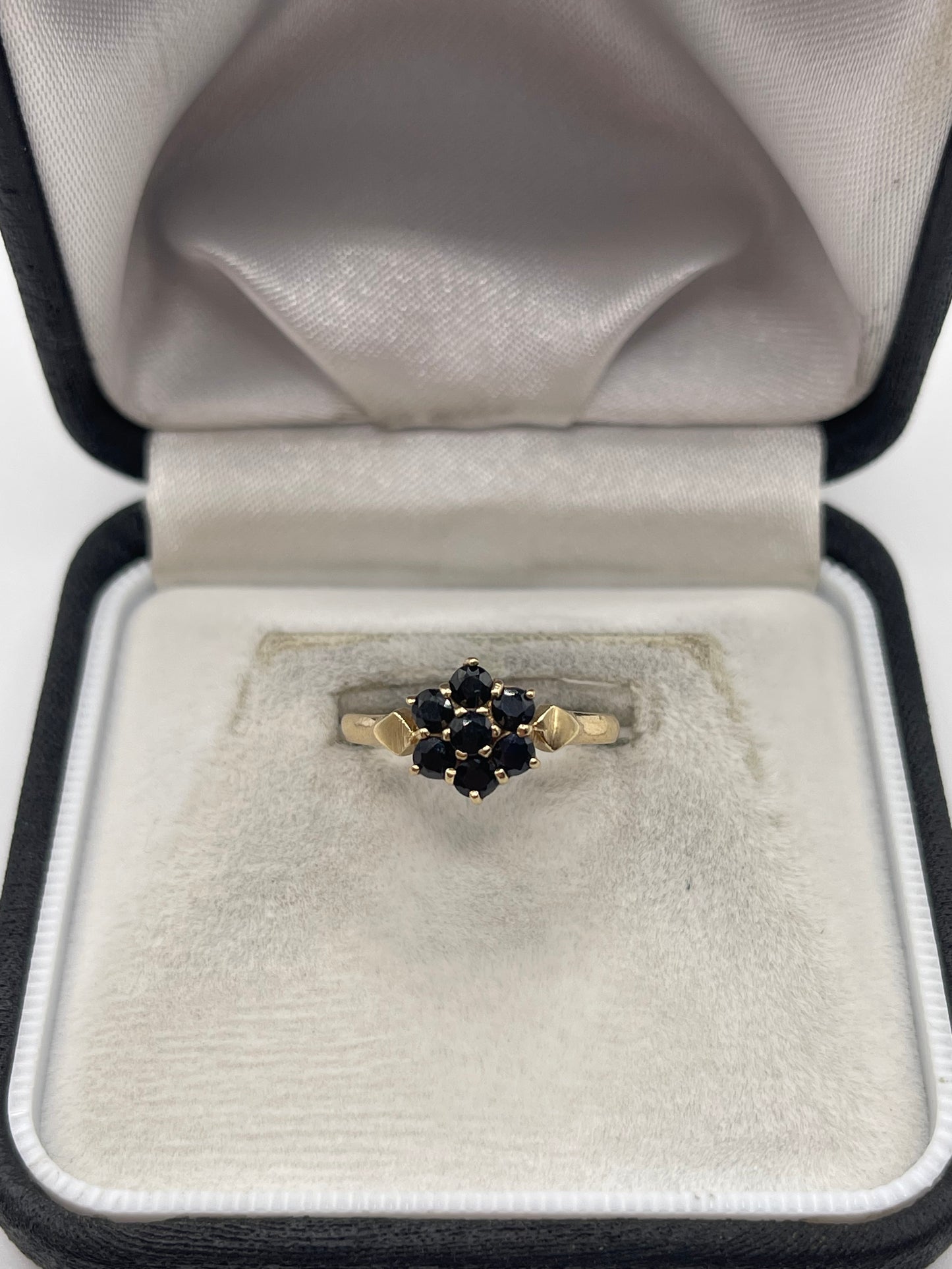 9ct gold sapphire cluster ring