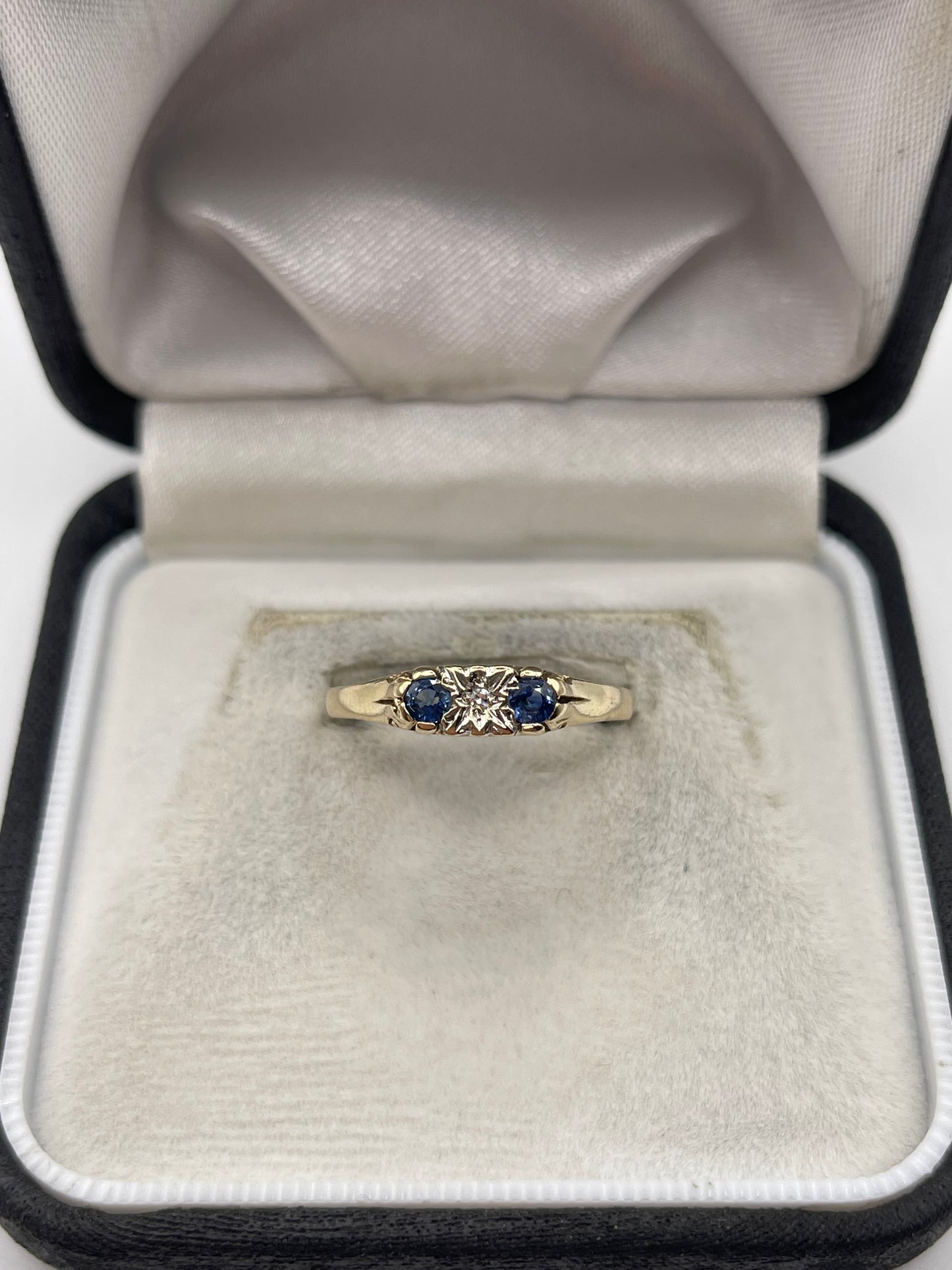 9ct gold sapphire and diamond ring