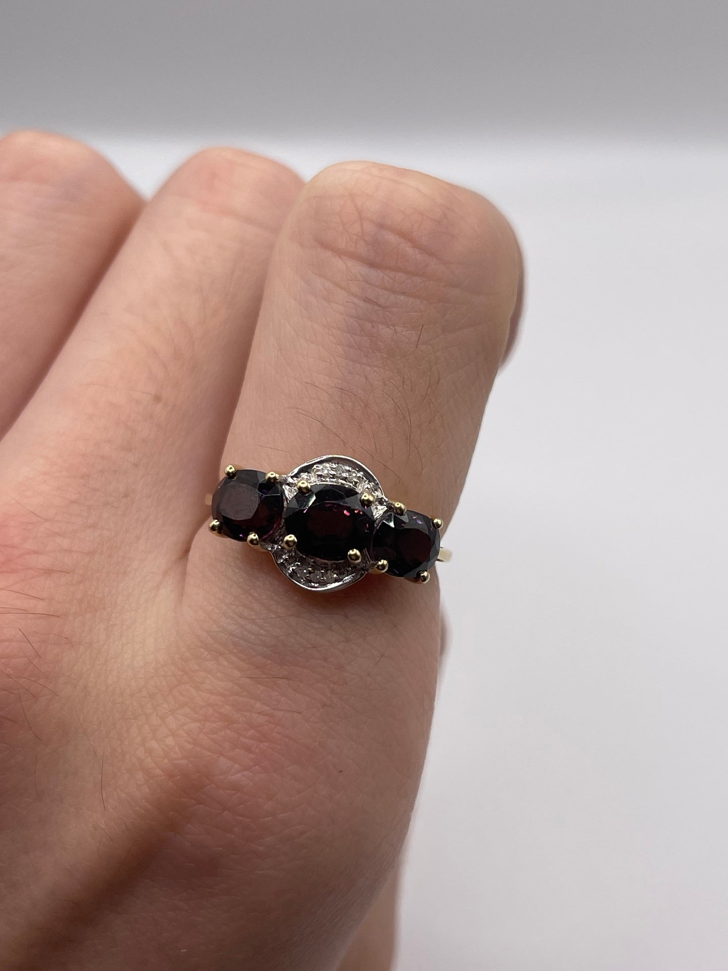 9ct gold spinel and diamond ring