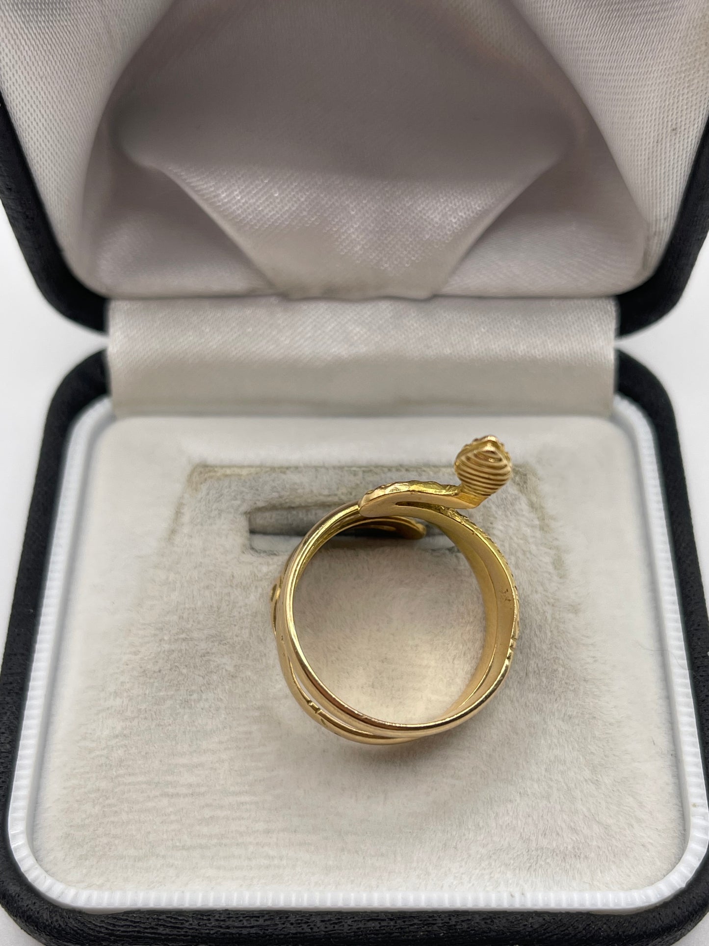 18ct gold snake ring
