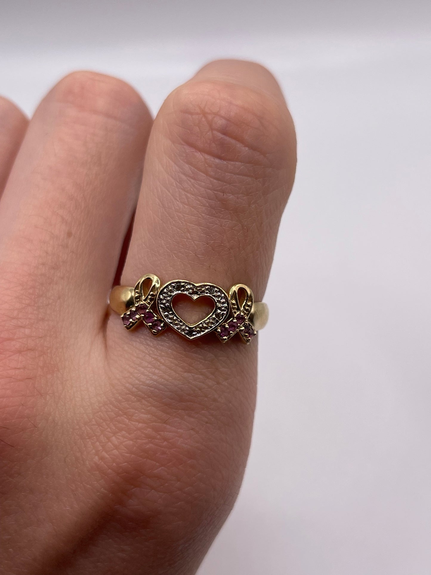 9ct gold pink sapphire and diamond ring