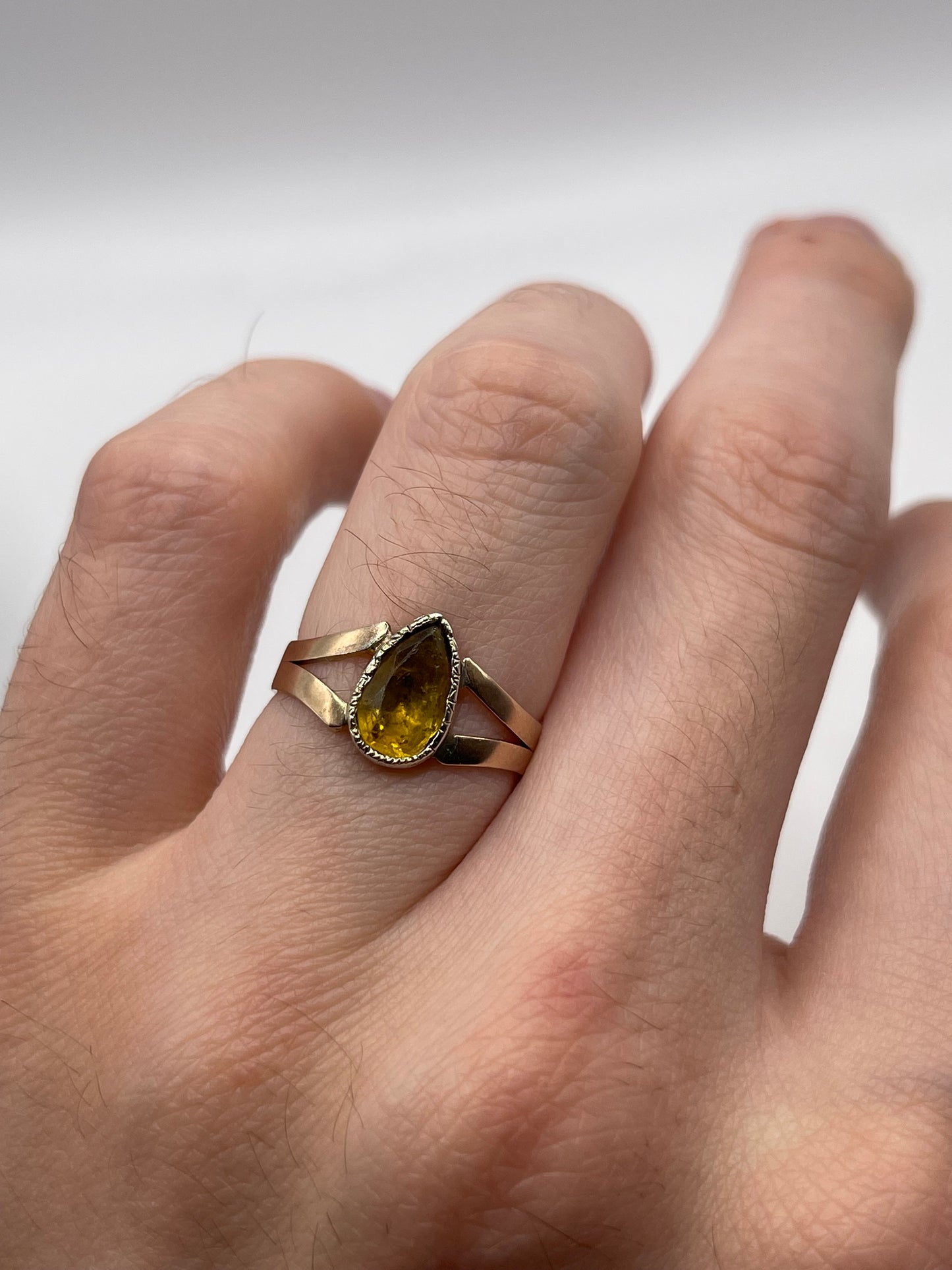 Antique 9ct gold foiled back citrine ring