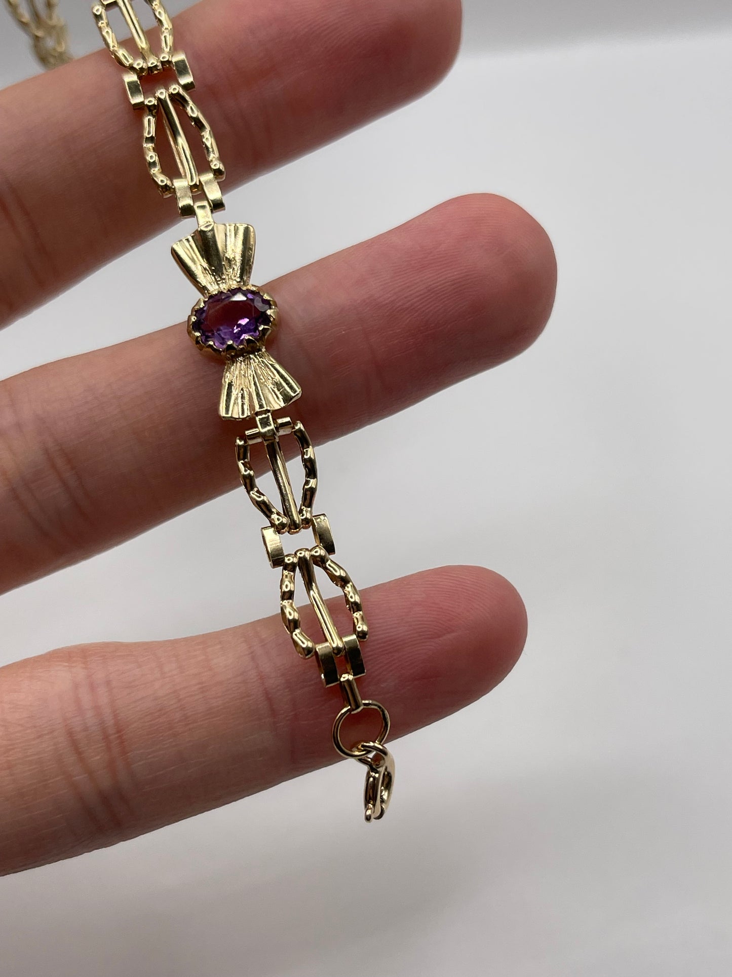 9ct gold amethyst bracelet