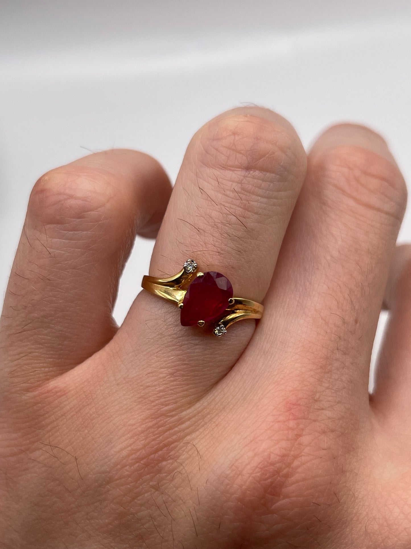 18ct gold ruby and diamond ring