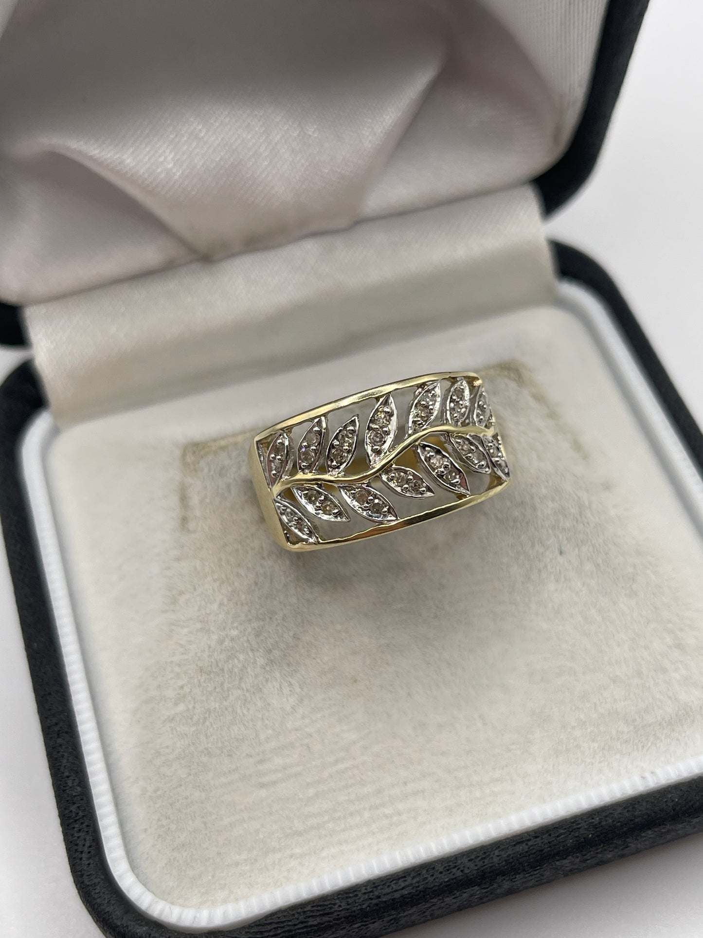 9ct gold diamond cluster ring